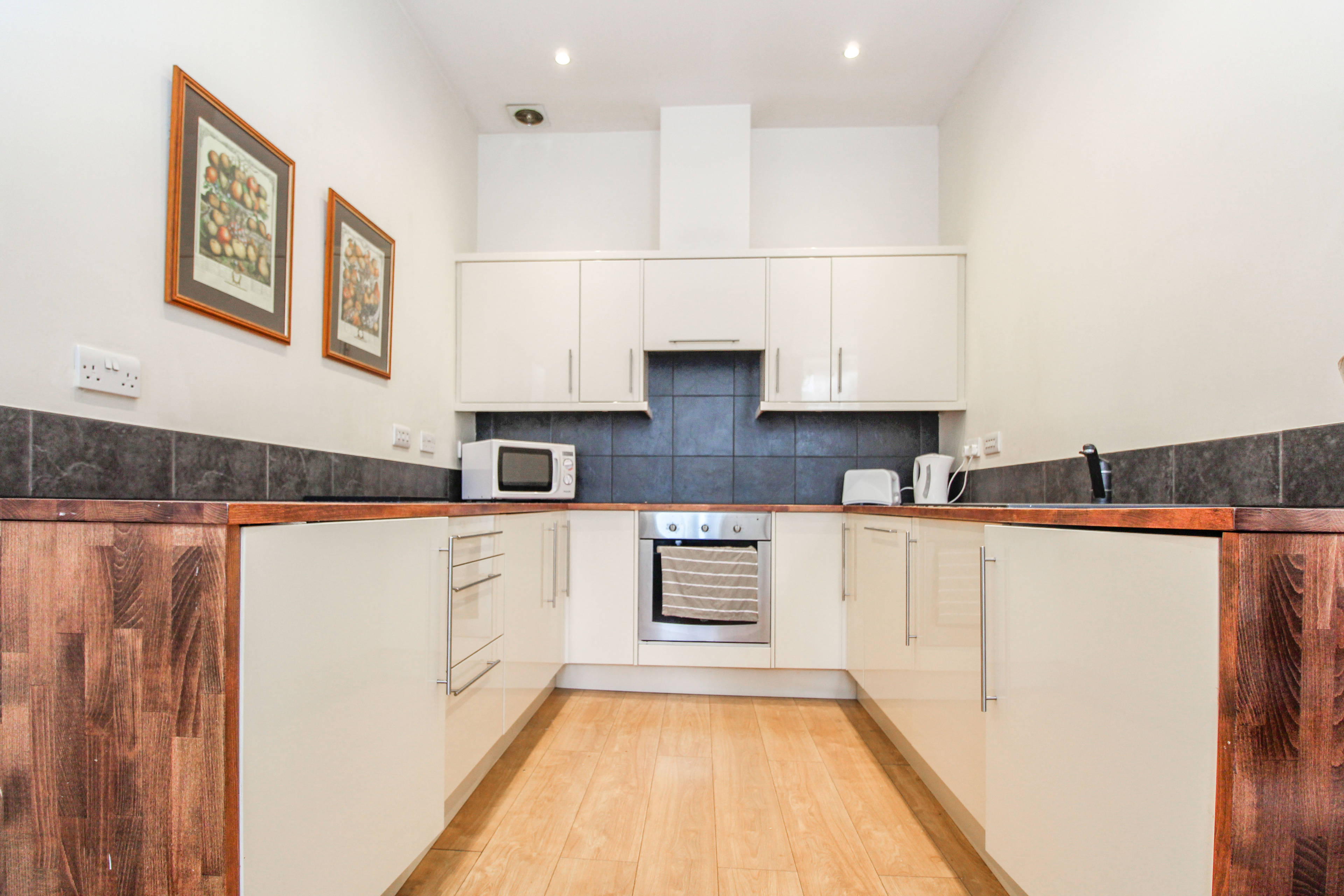 Lounge / Kitchen