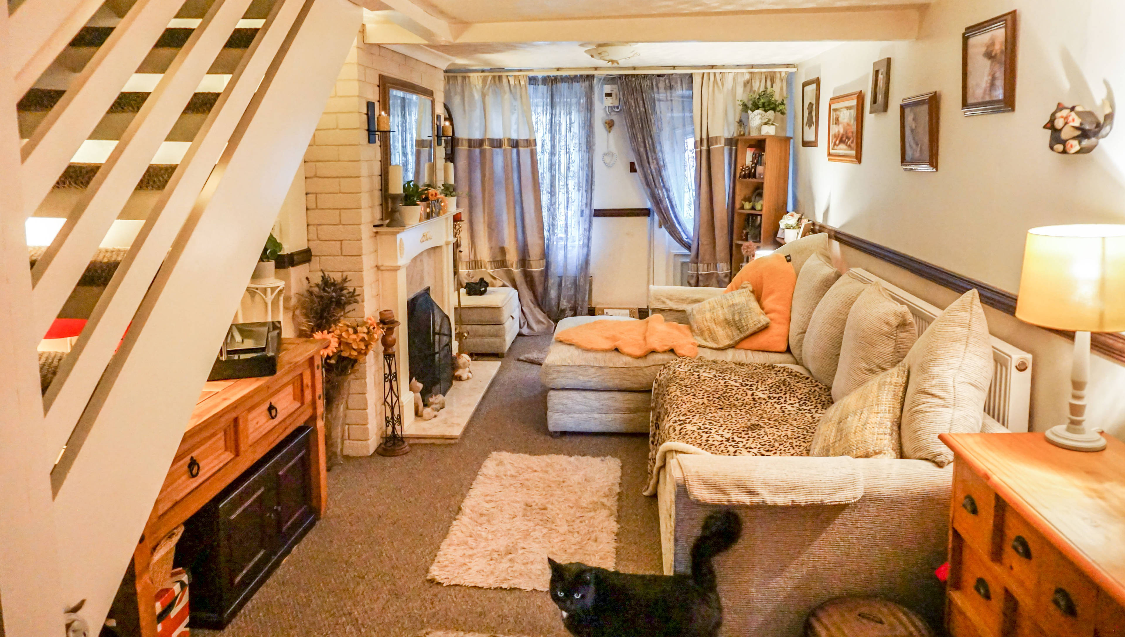 Lounge/Dining Room