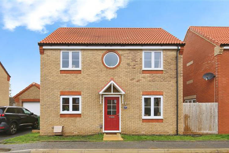 4 bedroom detached house