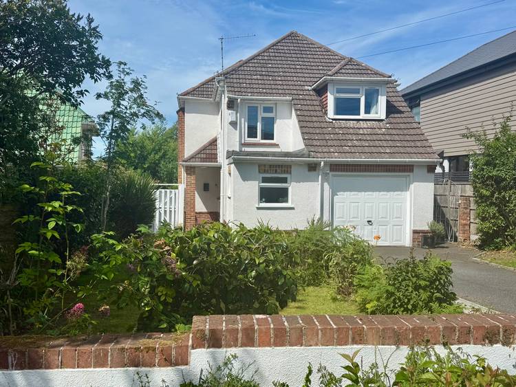 3 bedroom detached house