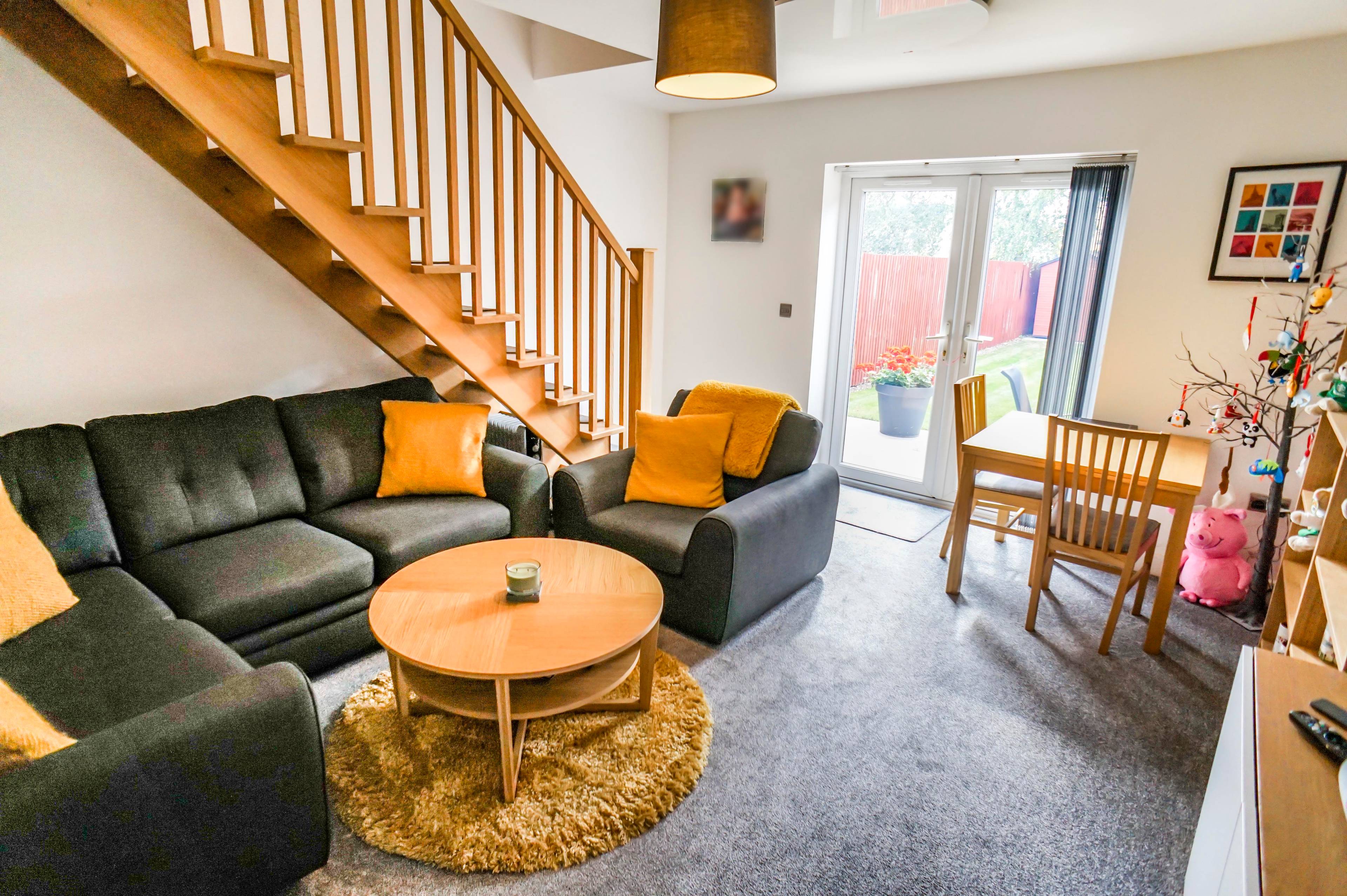 Lounge/Dining Room