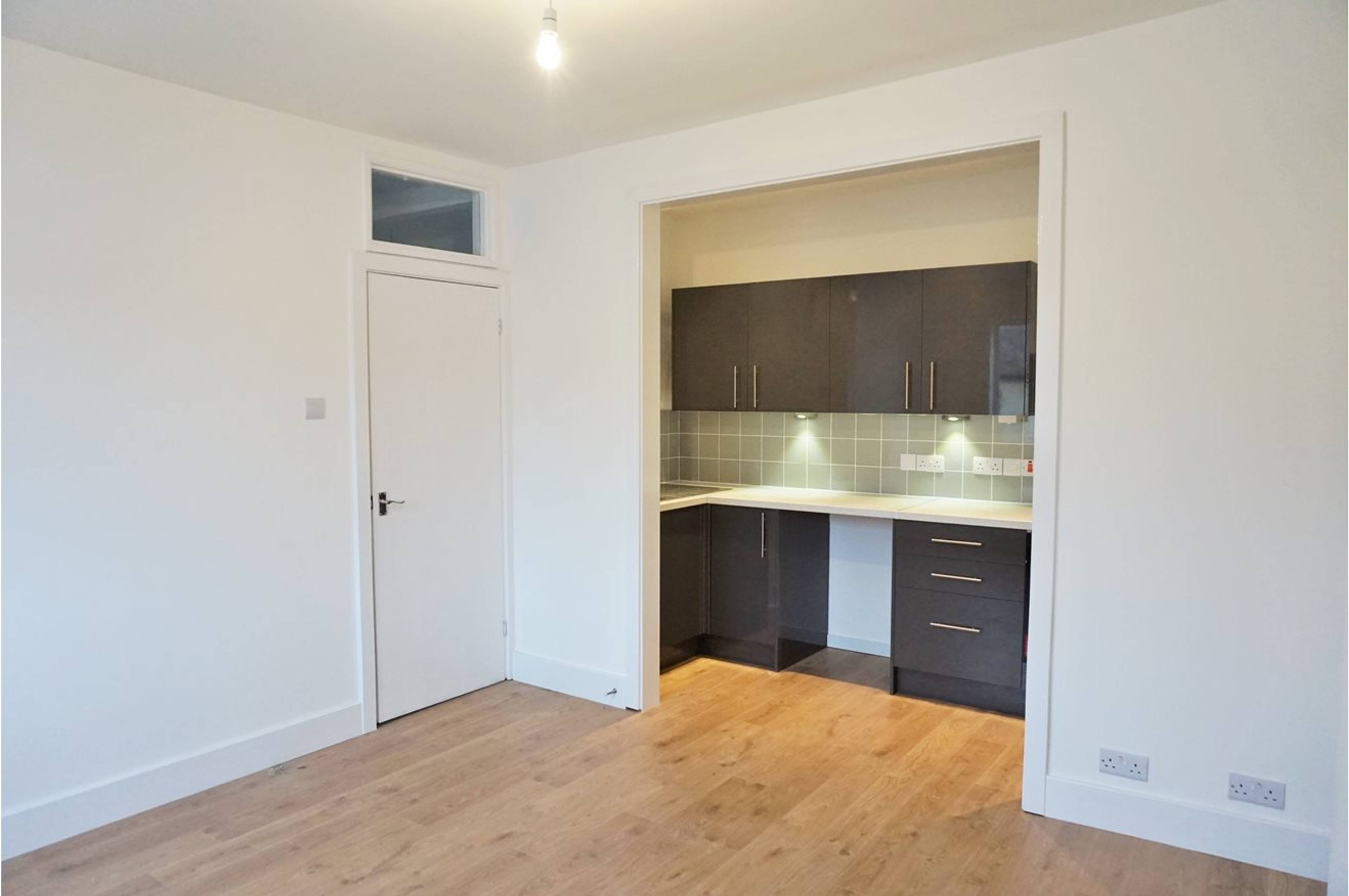 Lounge / Kitchen