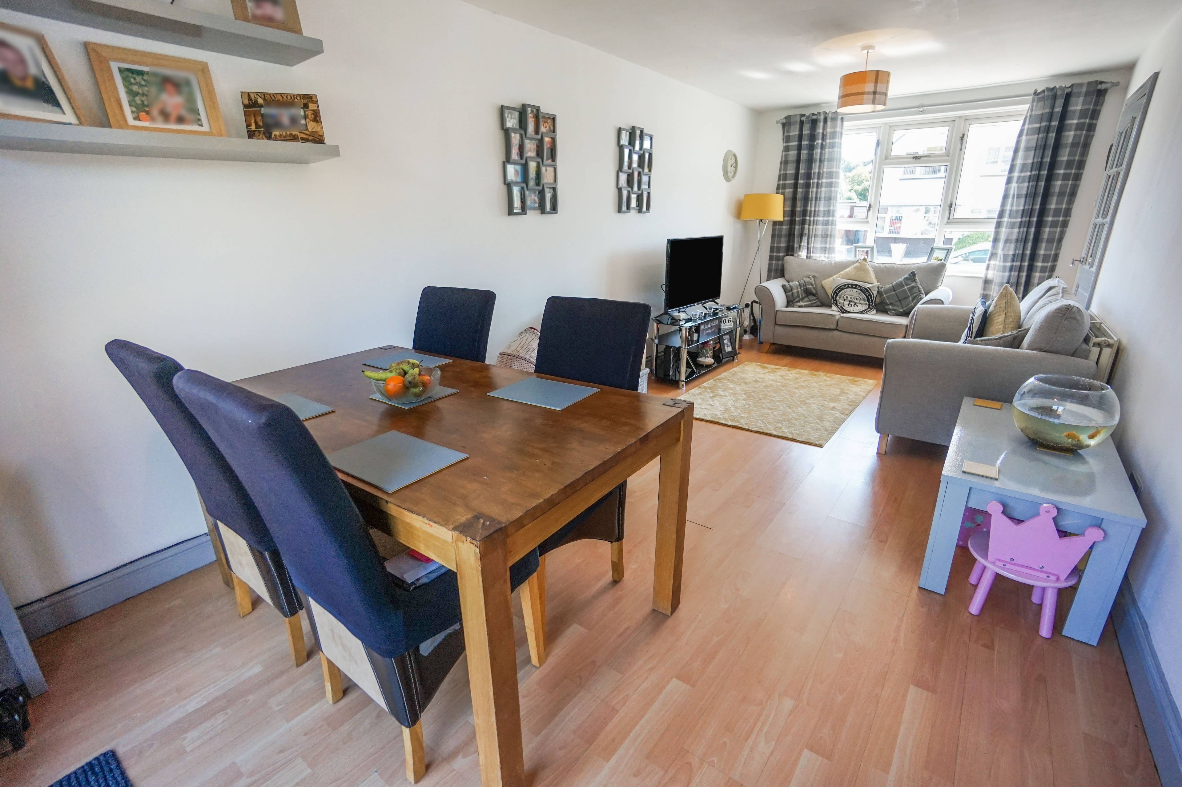 Lounge/Dining Room