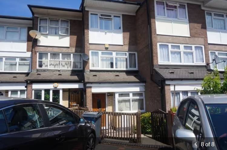 4 bedroom terraced house