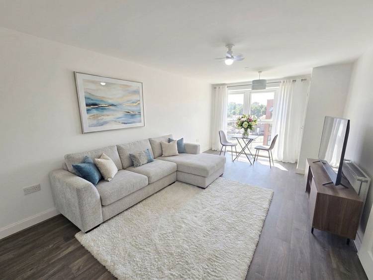 2 bedroom flat