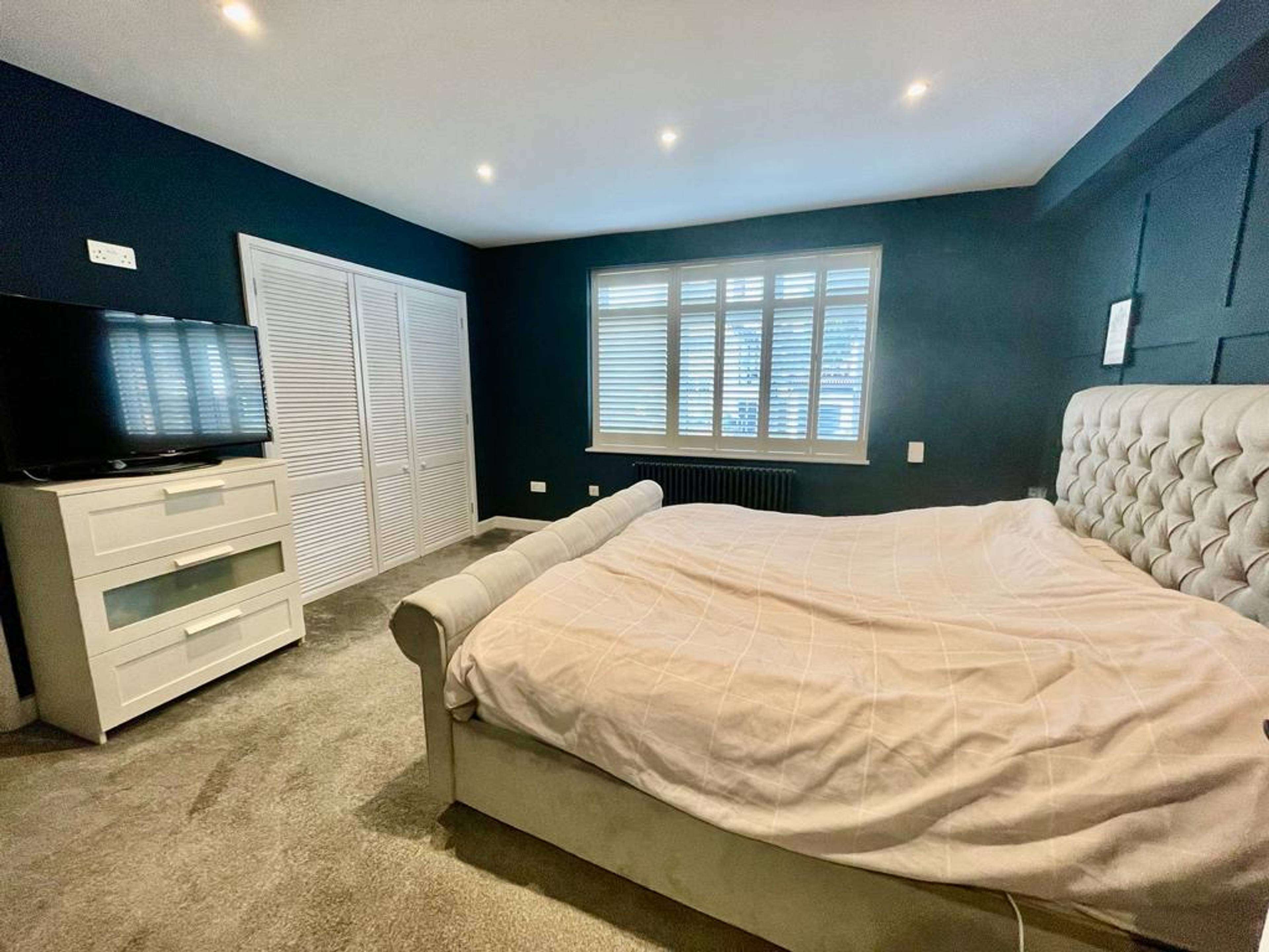 Walk-in Wardrobe
