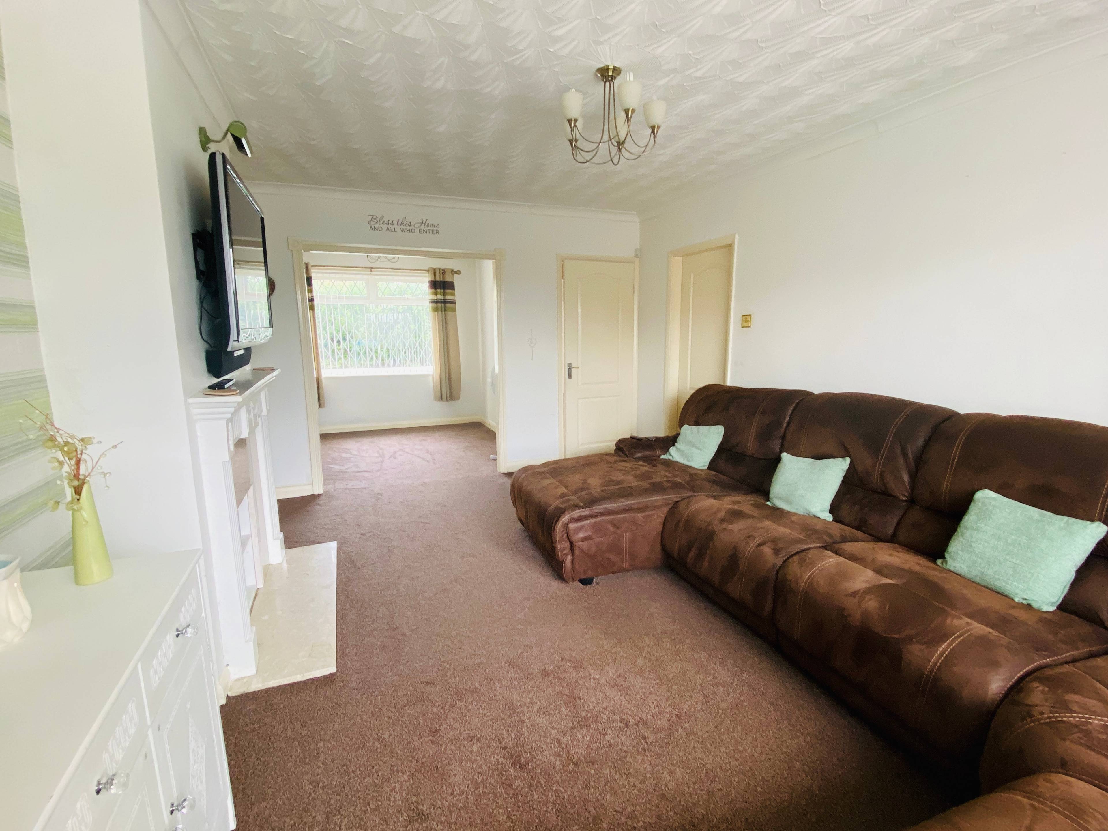 Lounge/Dining Room