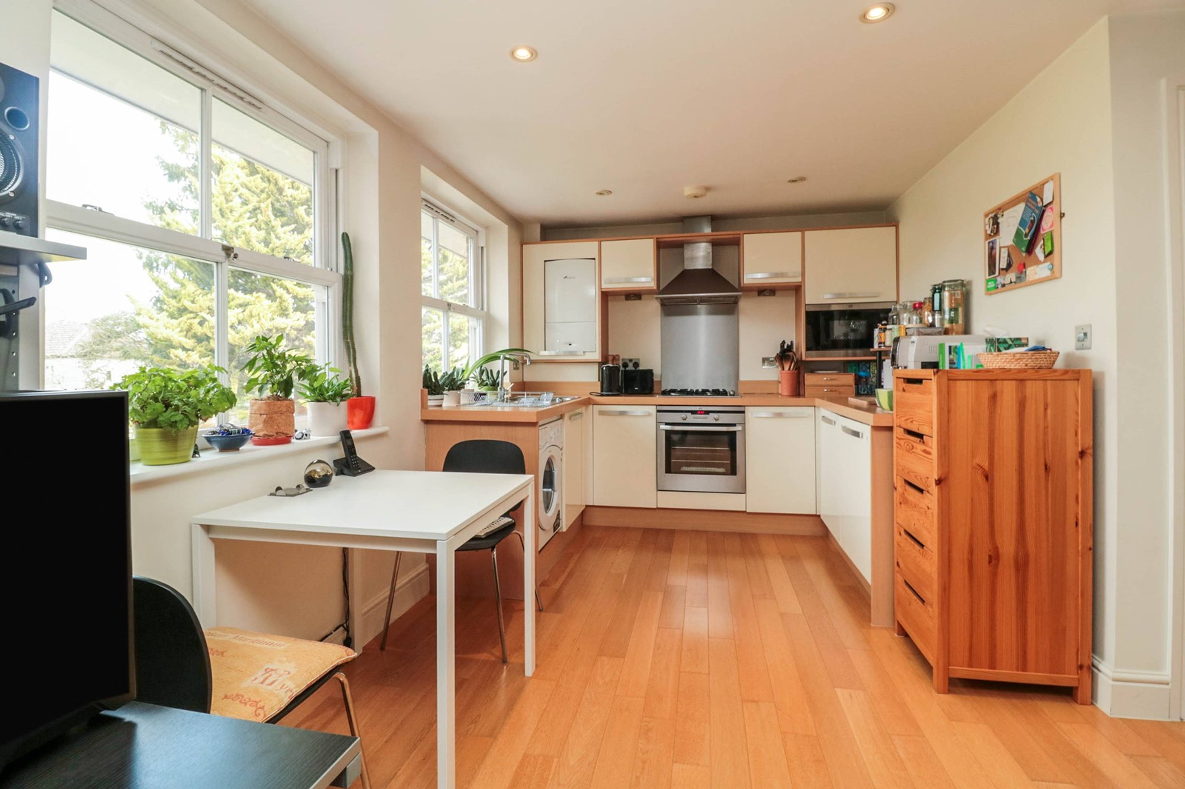 Lounge / Kitchen
