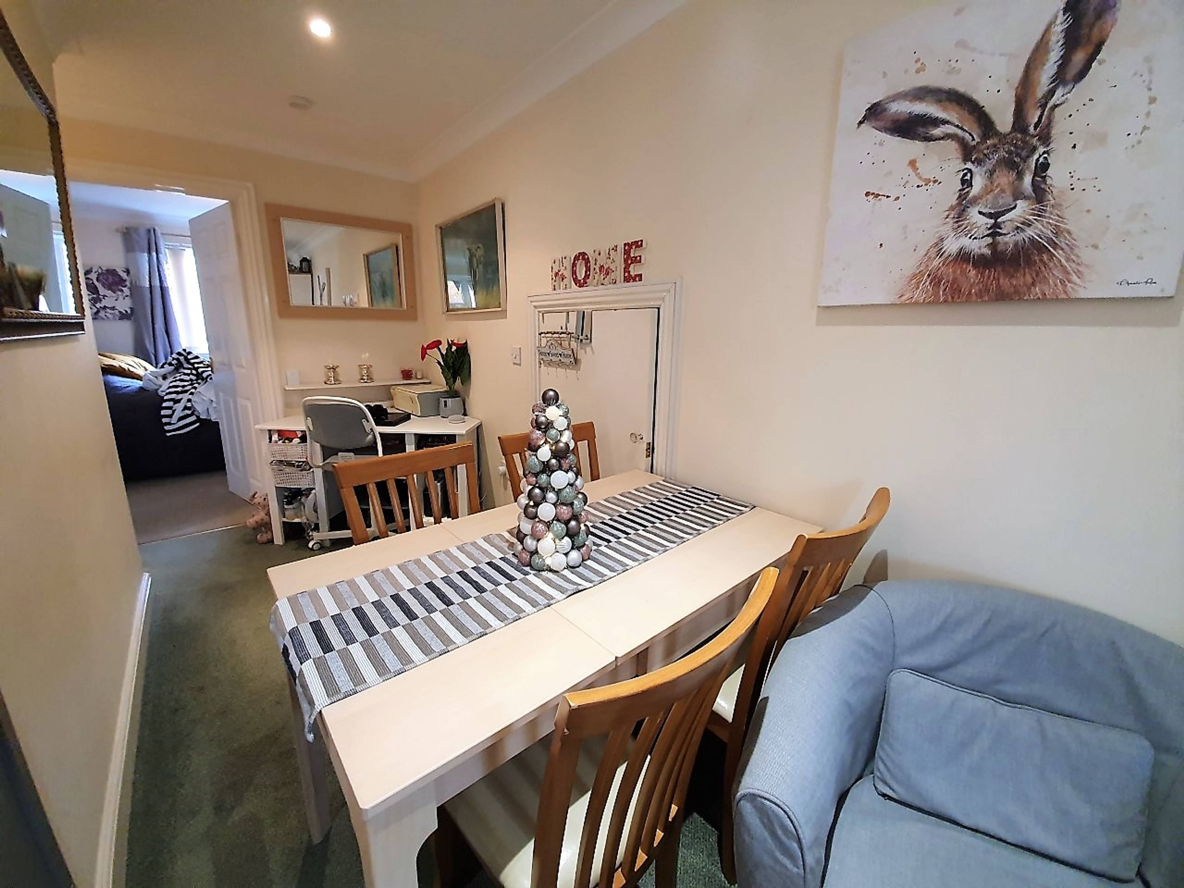 Lounge/Dining Room