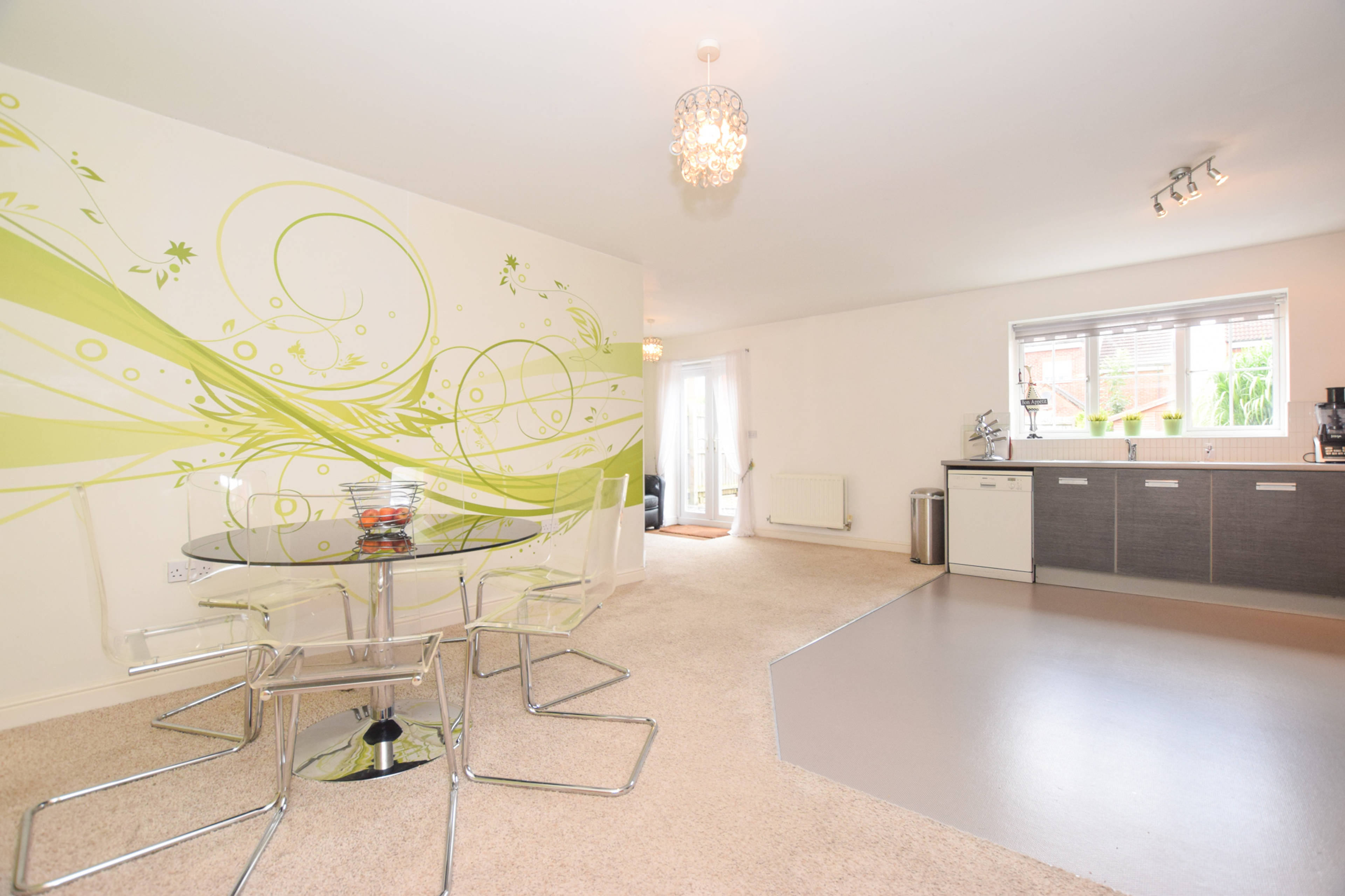Kitchen/Dining Room