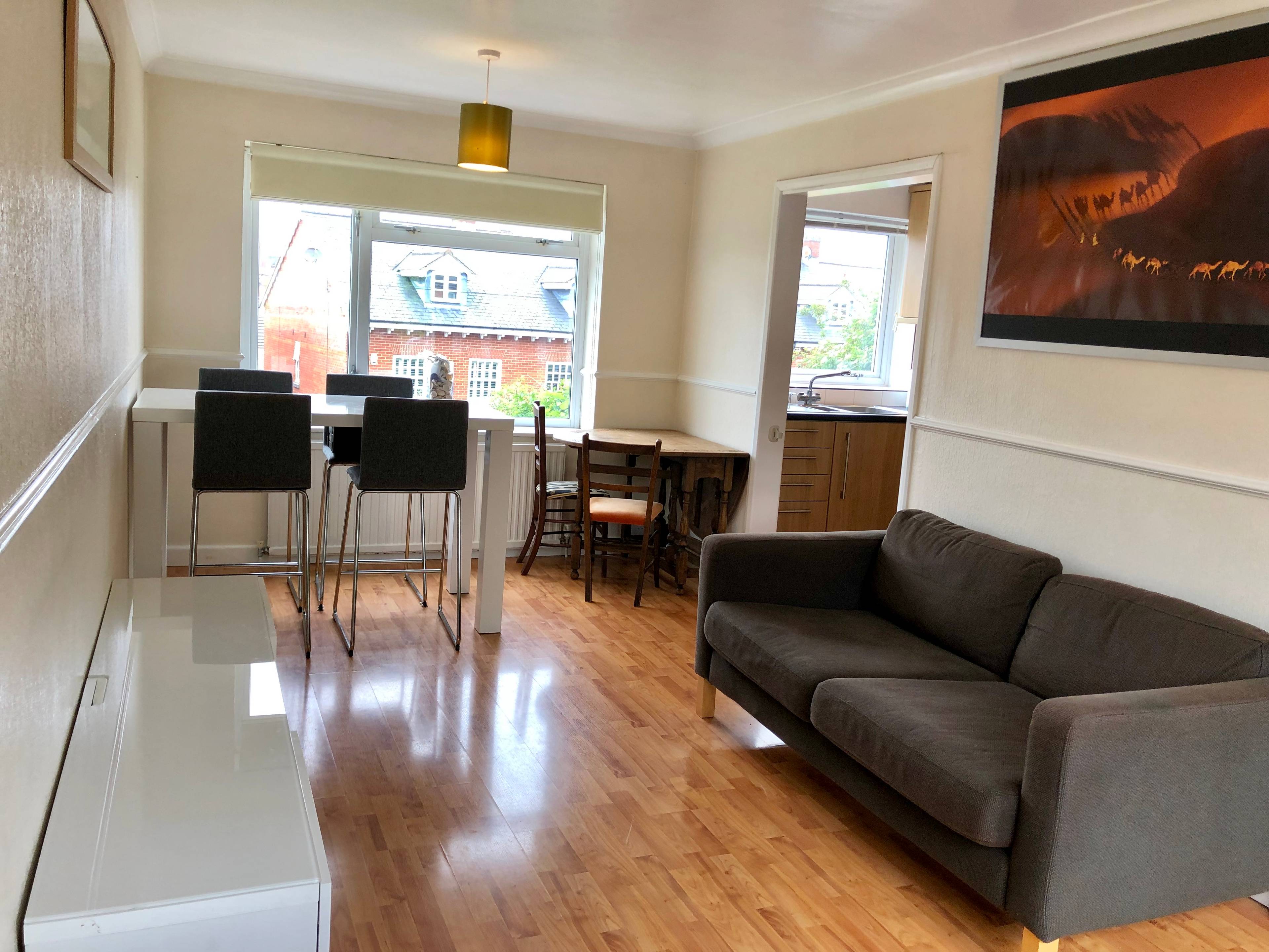 Lounge/Dining Room