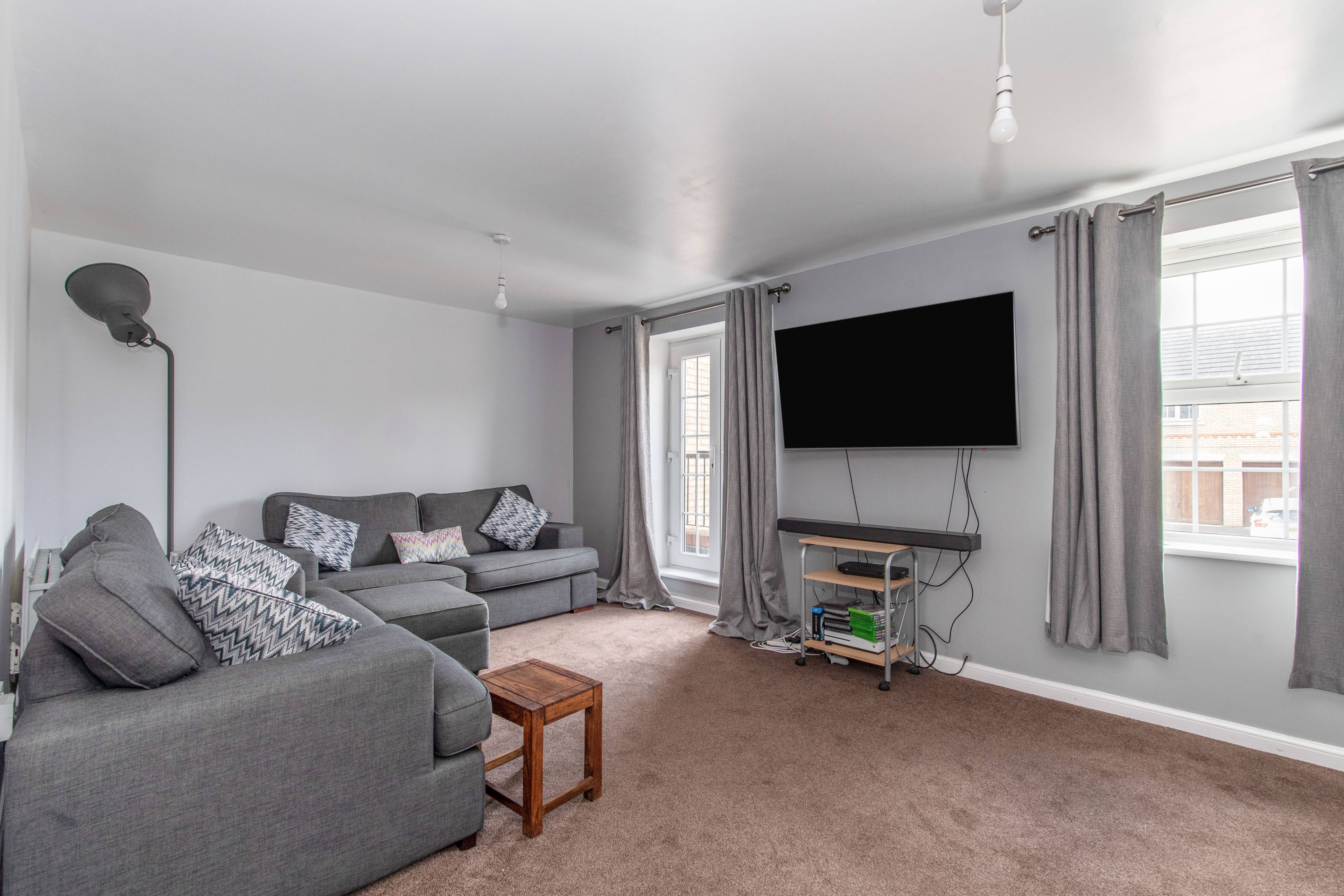 Lounge/Dining Room