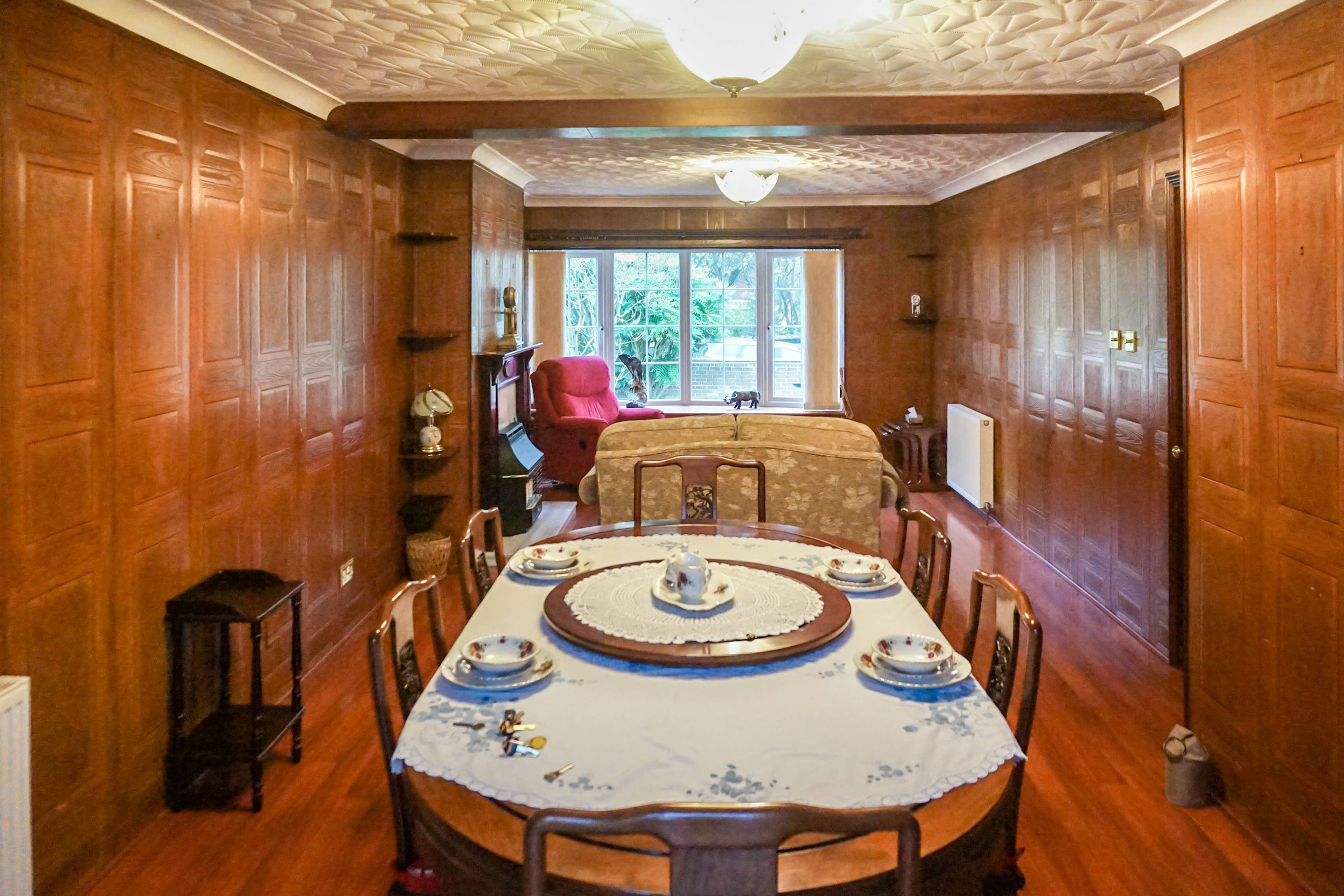 Lounge/Dining Room
