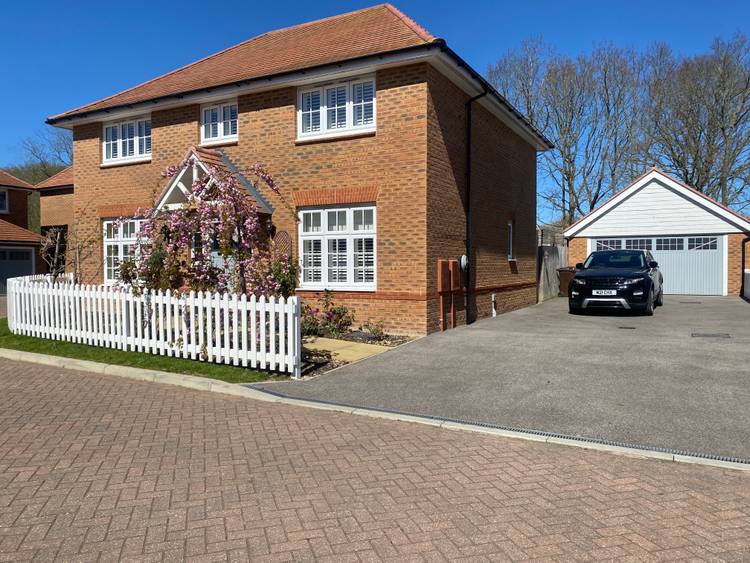 4 bedroom detached house