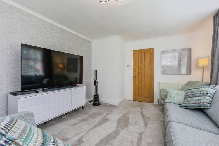 3 bedroom semi-detached house