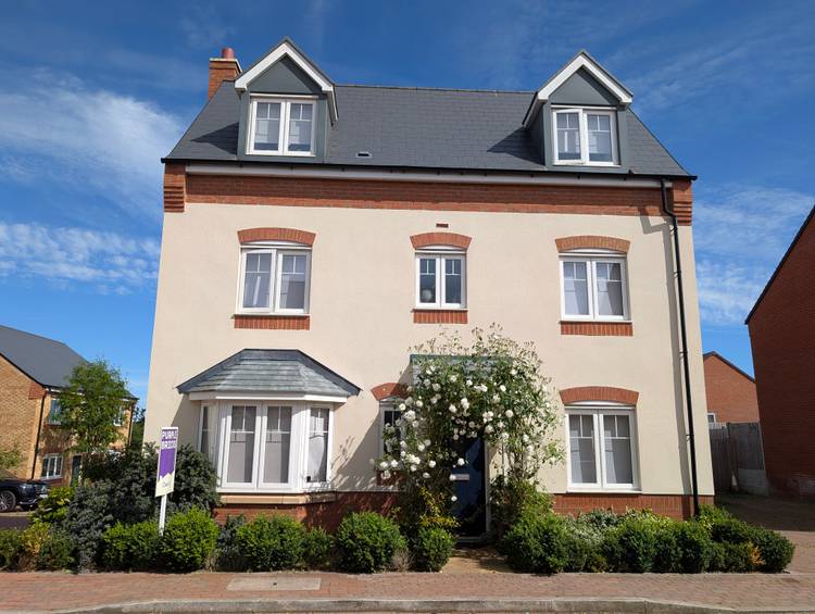 4 bedroom detached house