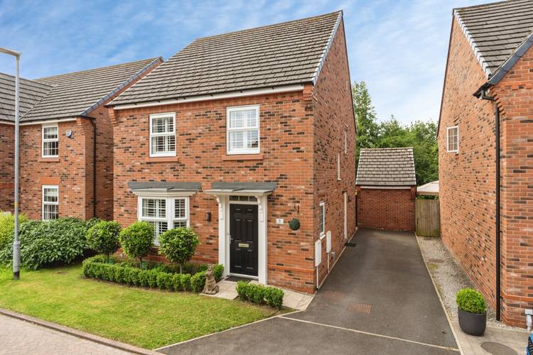 4 bedroom detached house