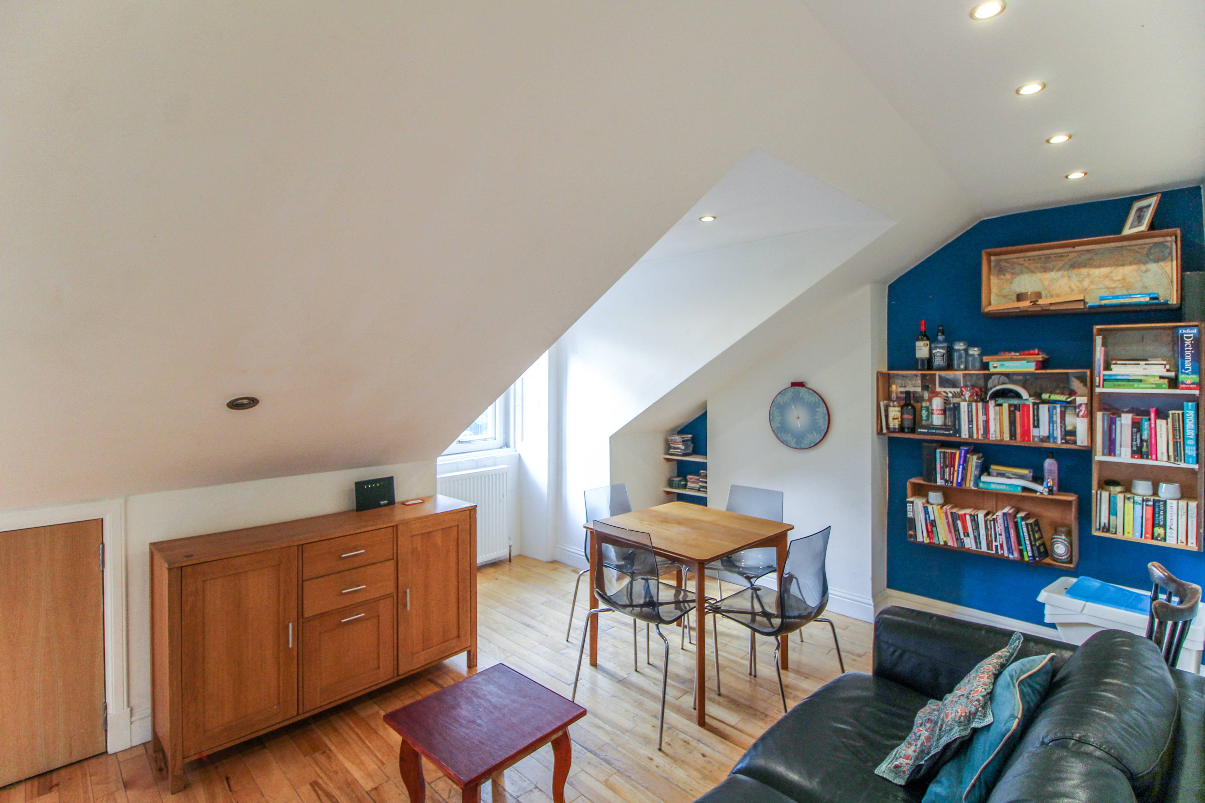 Lounge/Dining Room