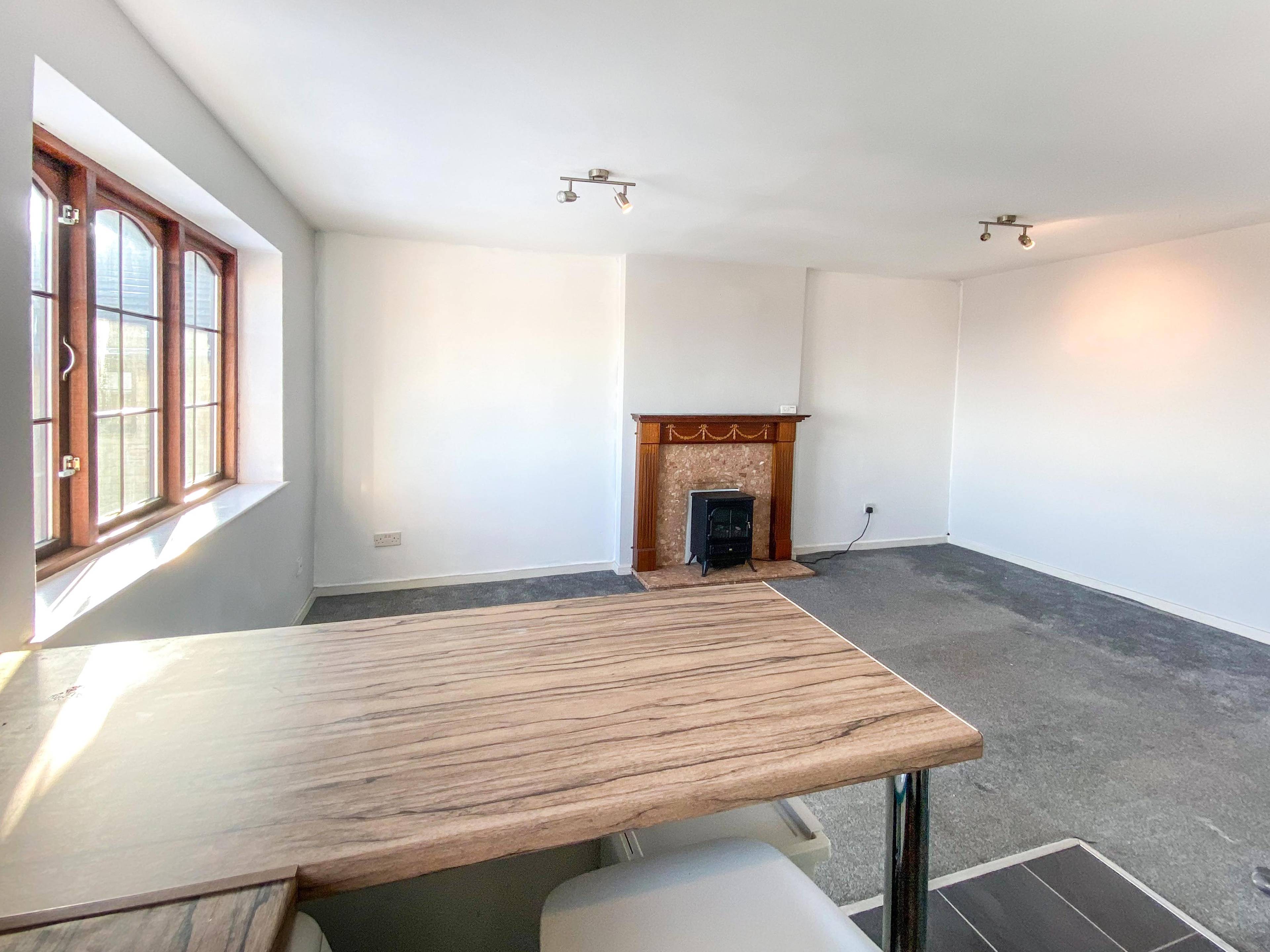 Lounge / Kitchen