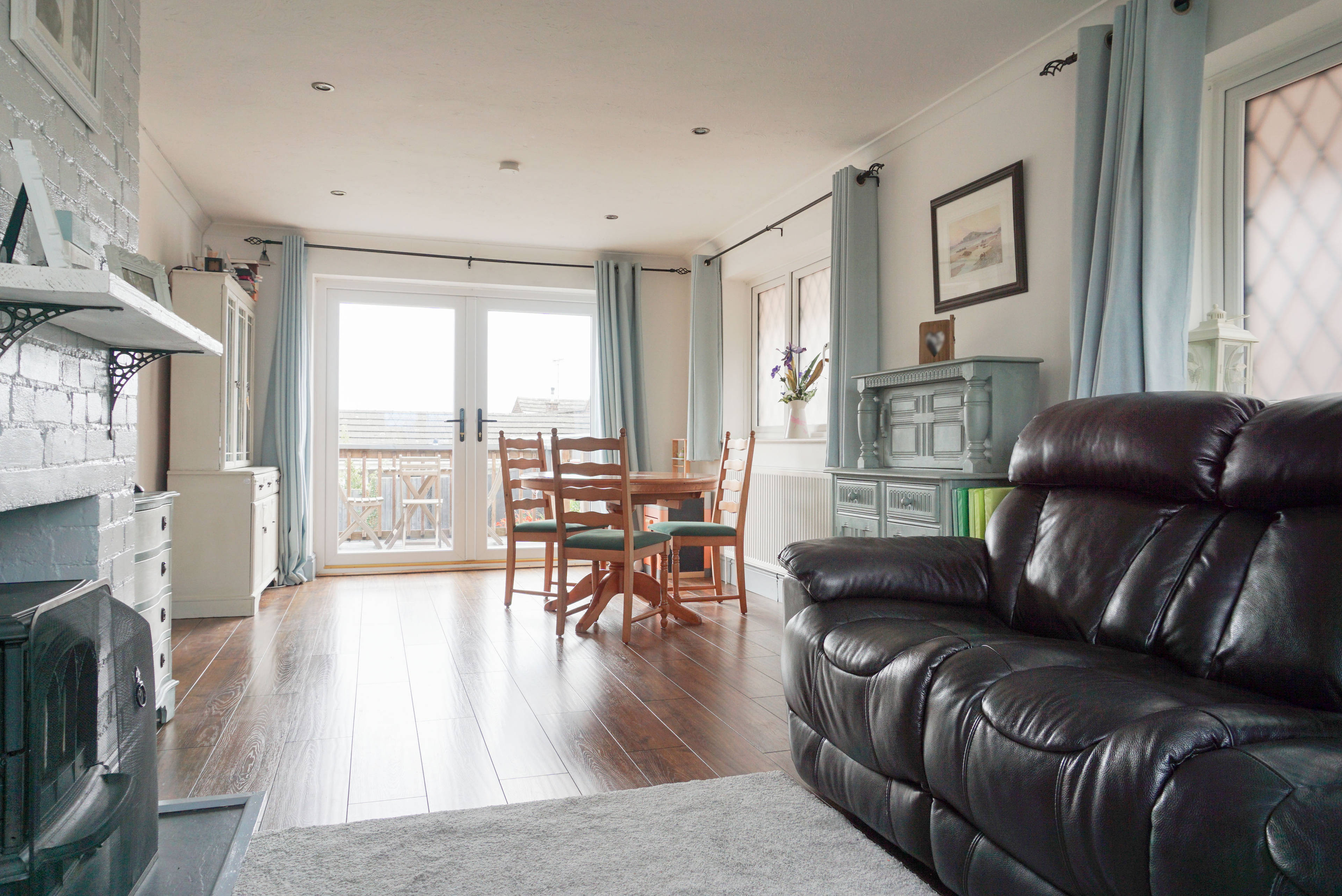 Lounge/Dining Room