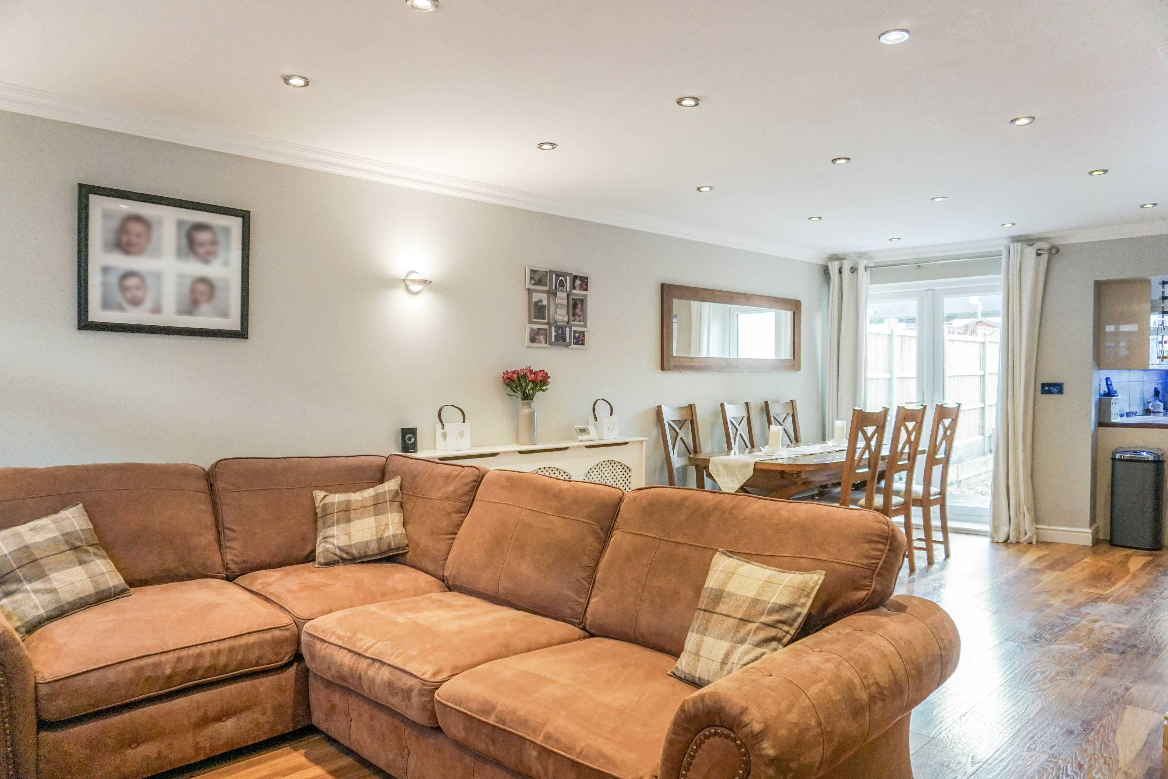 Lounge/Dining Room