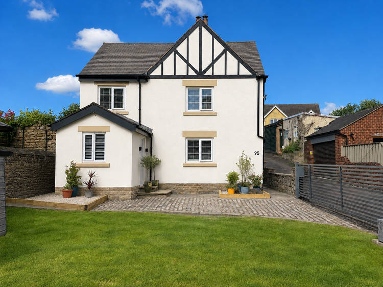 4 bedroom detached house