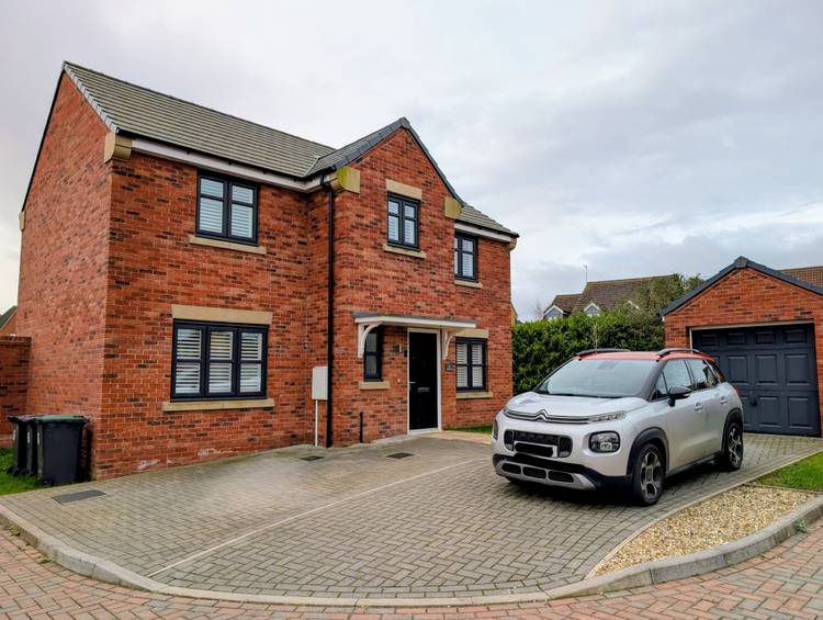 4 bedroom detached house