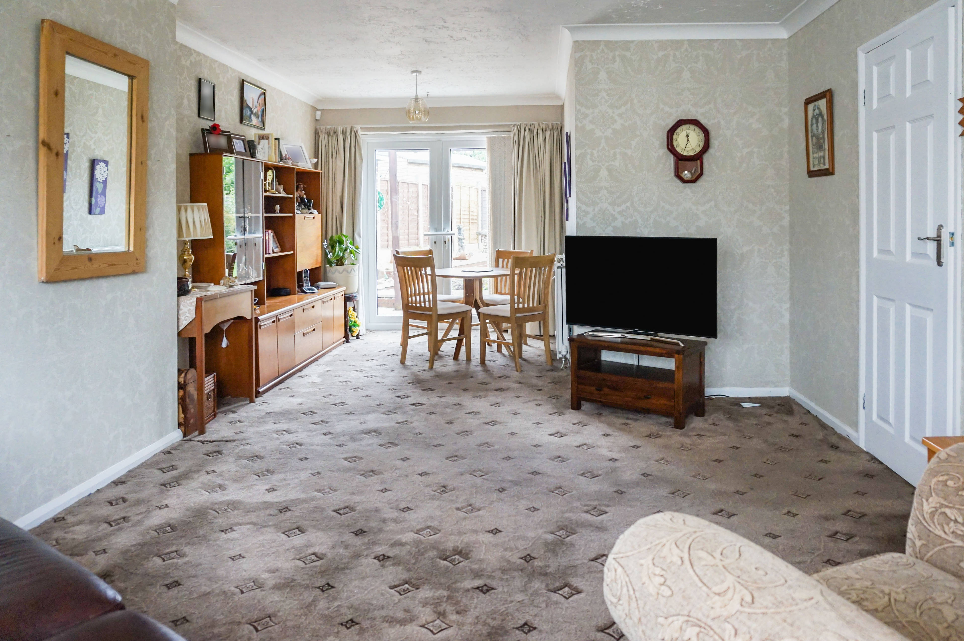 Lounge/Dining Room