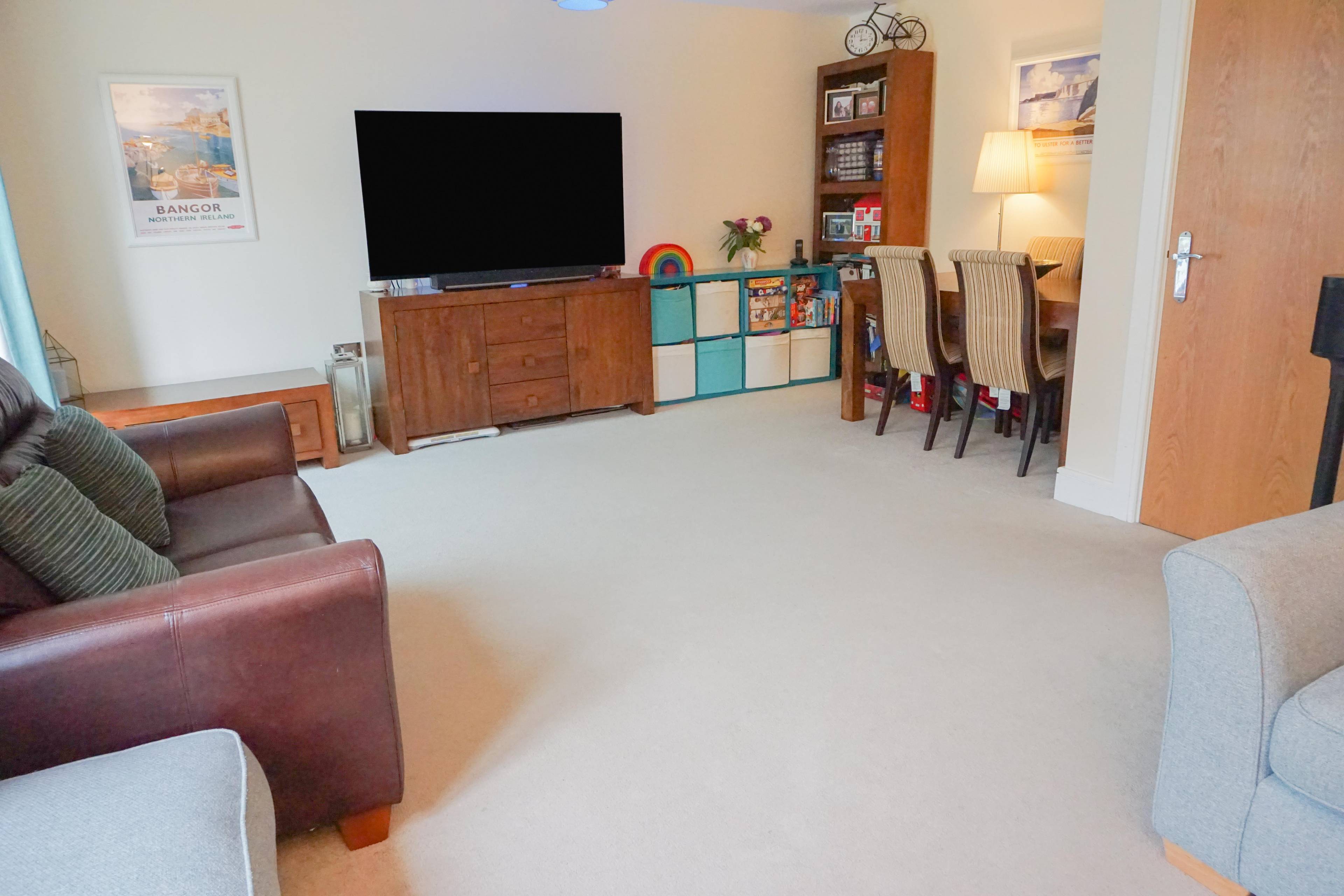 Lounge/Dining Room