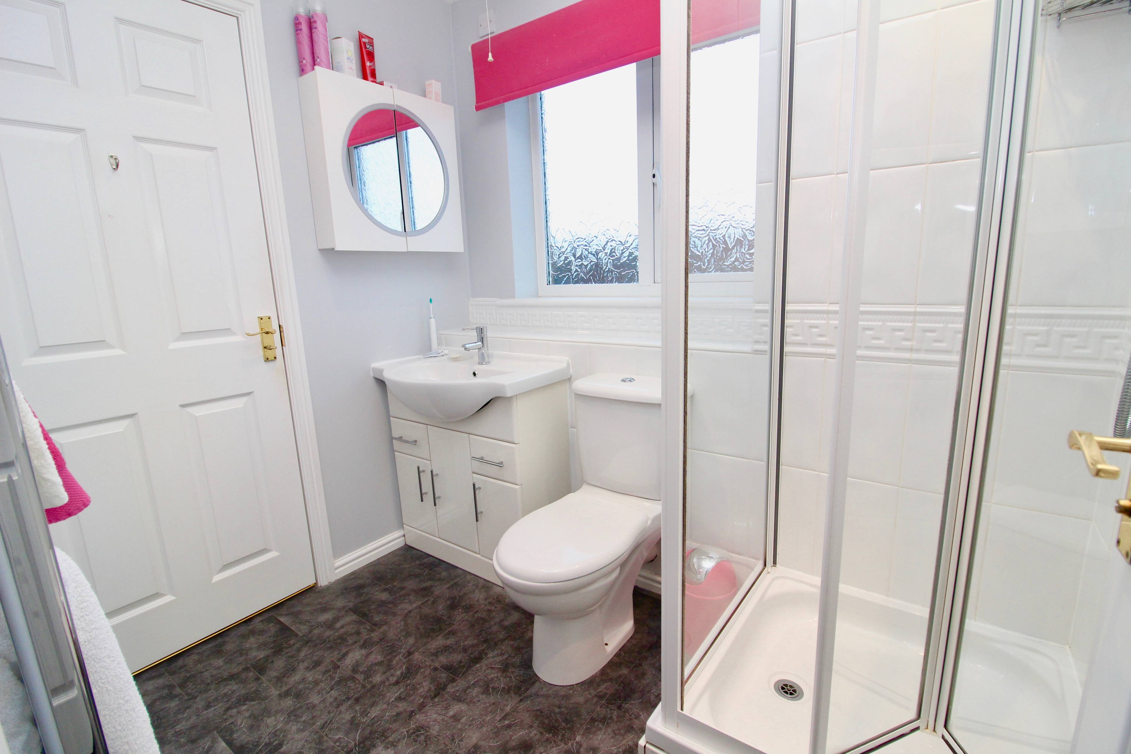 Jack & Jill En-suite