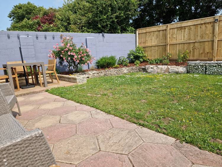 2 bedroom detached bungalow