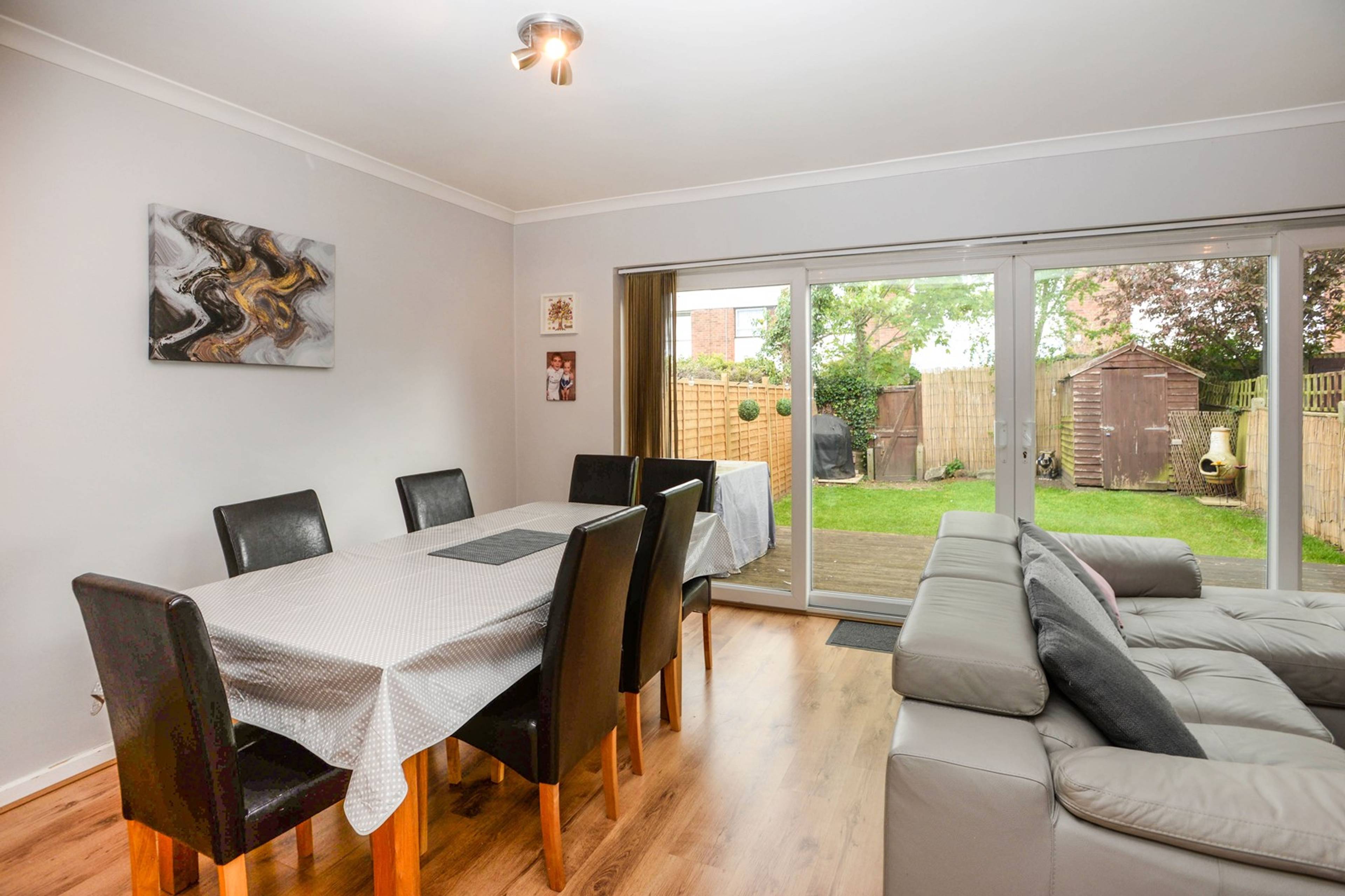 Lounge/Dining Room