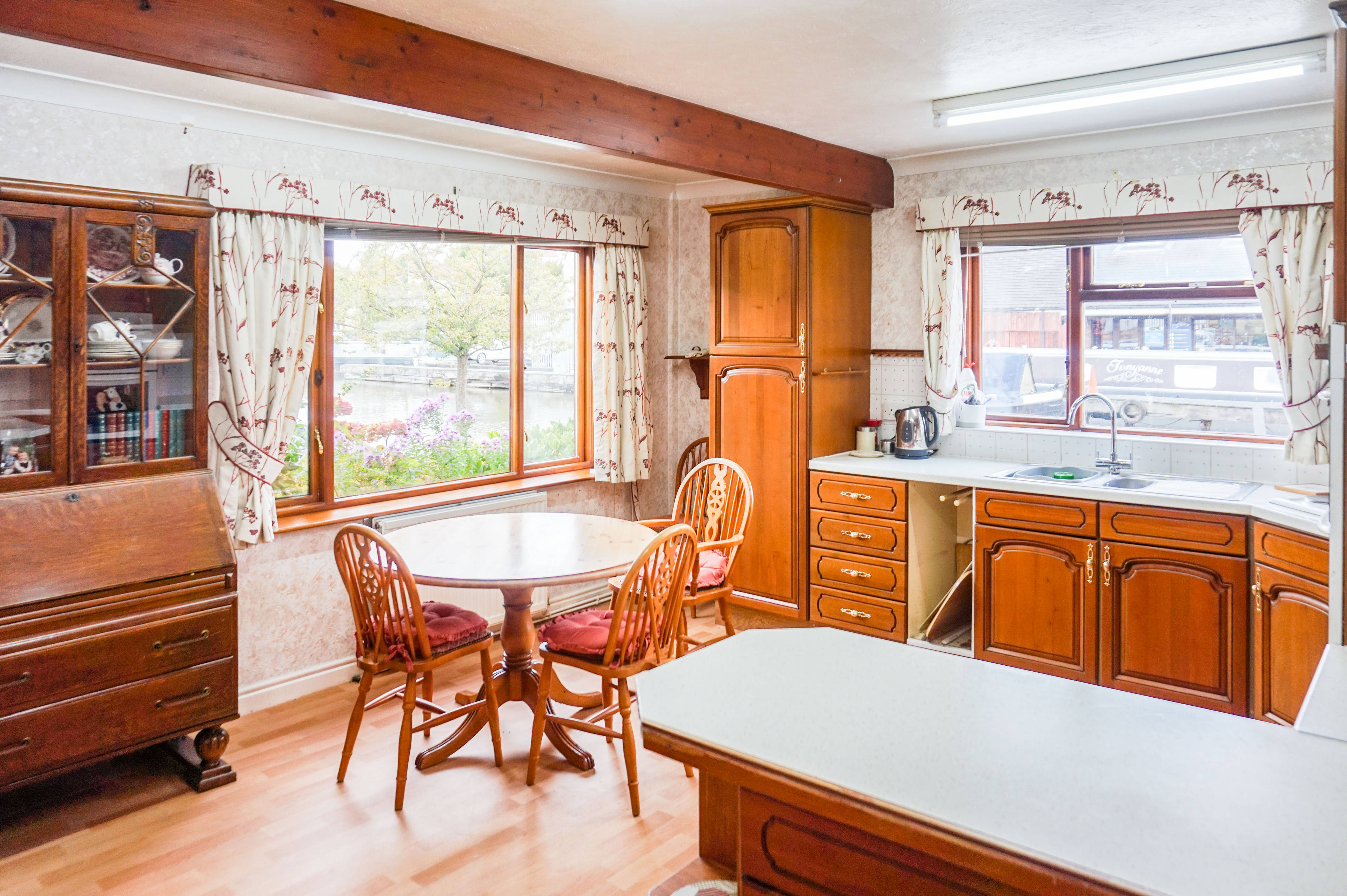 Kitchen/Breakfast