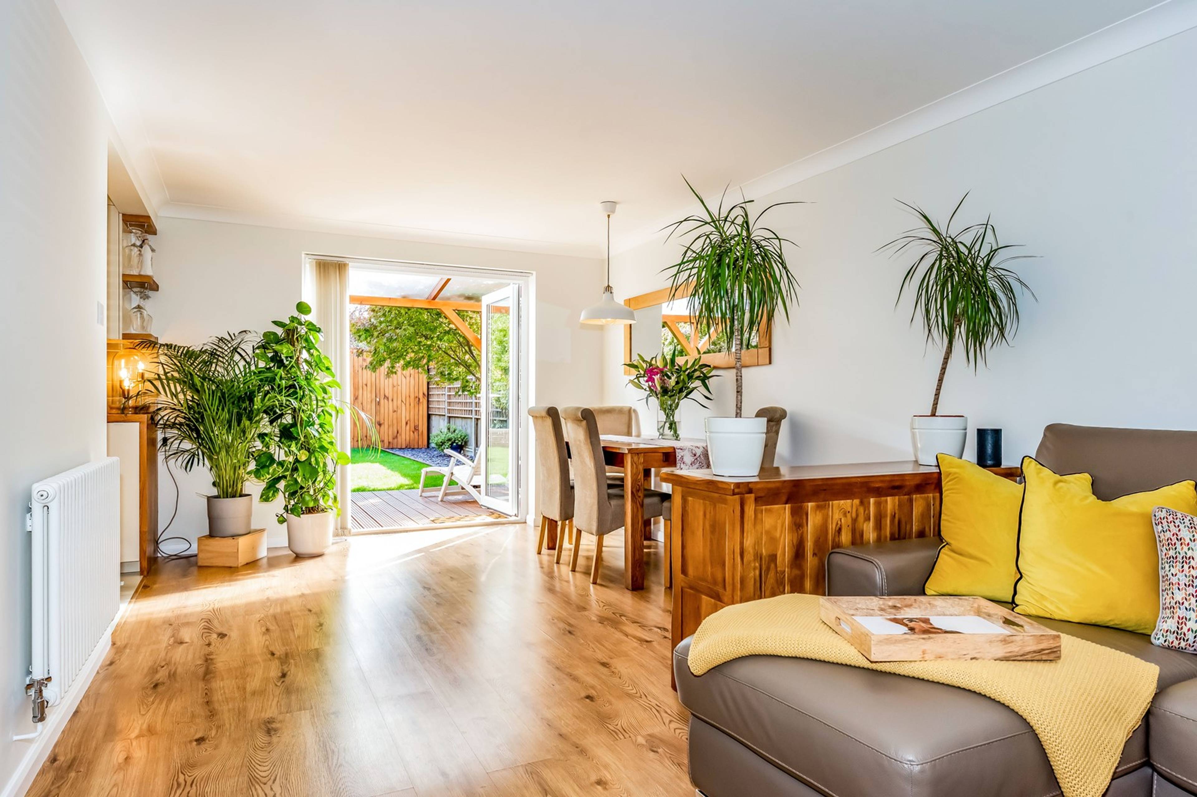 Lounge/Dining Room