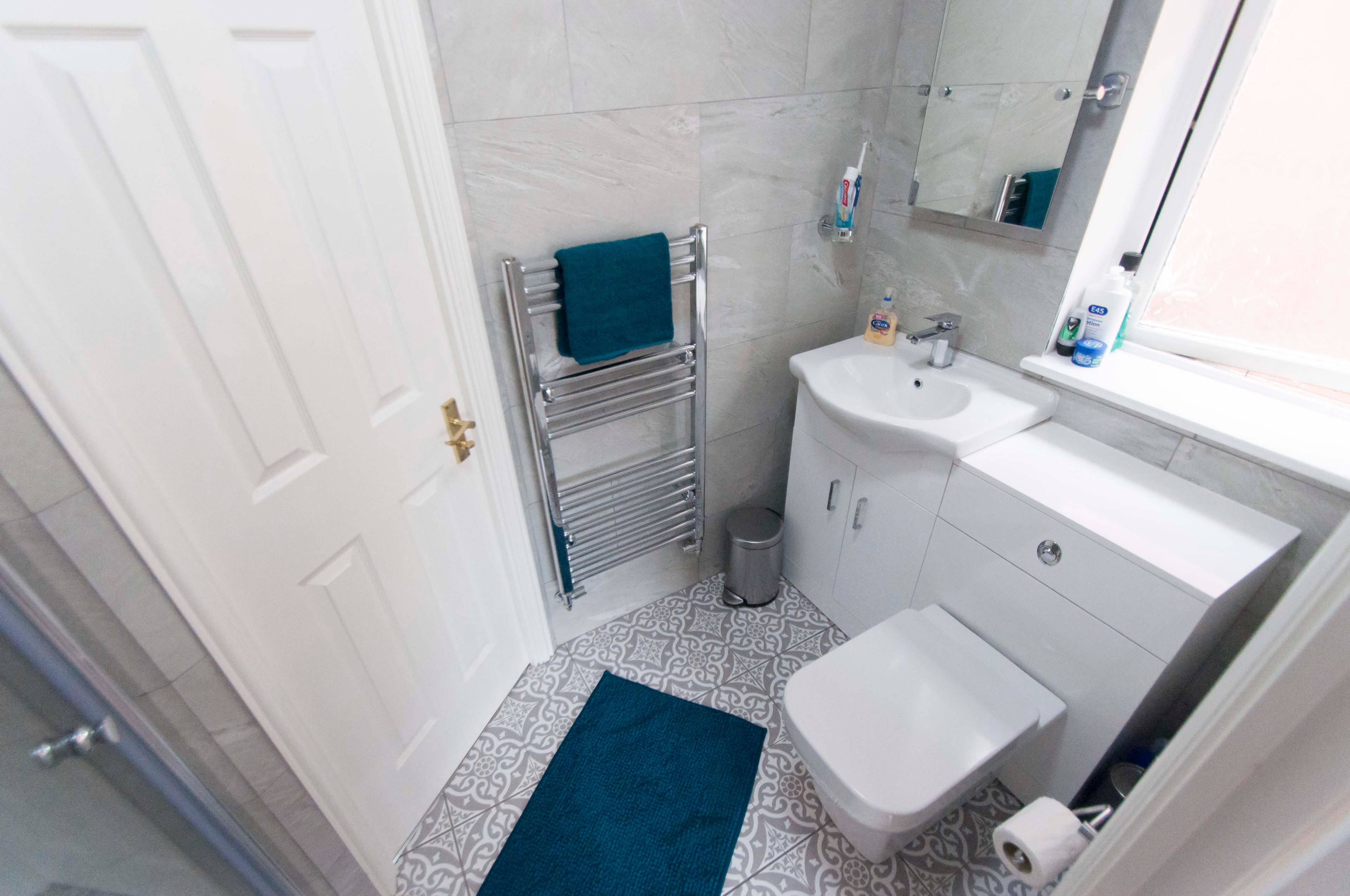 Jack & Jill En-suite