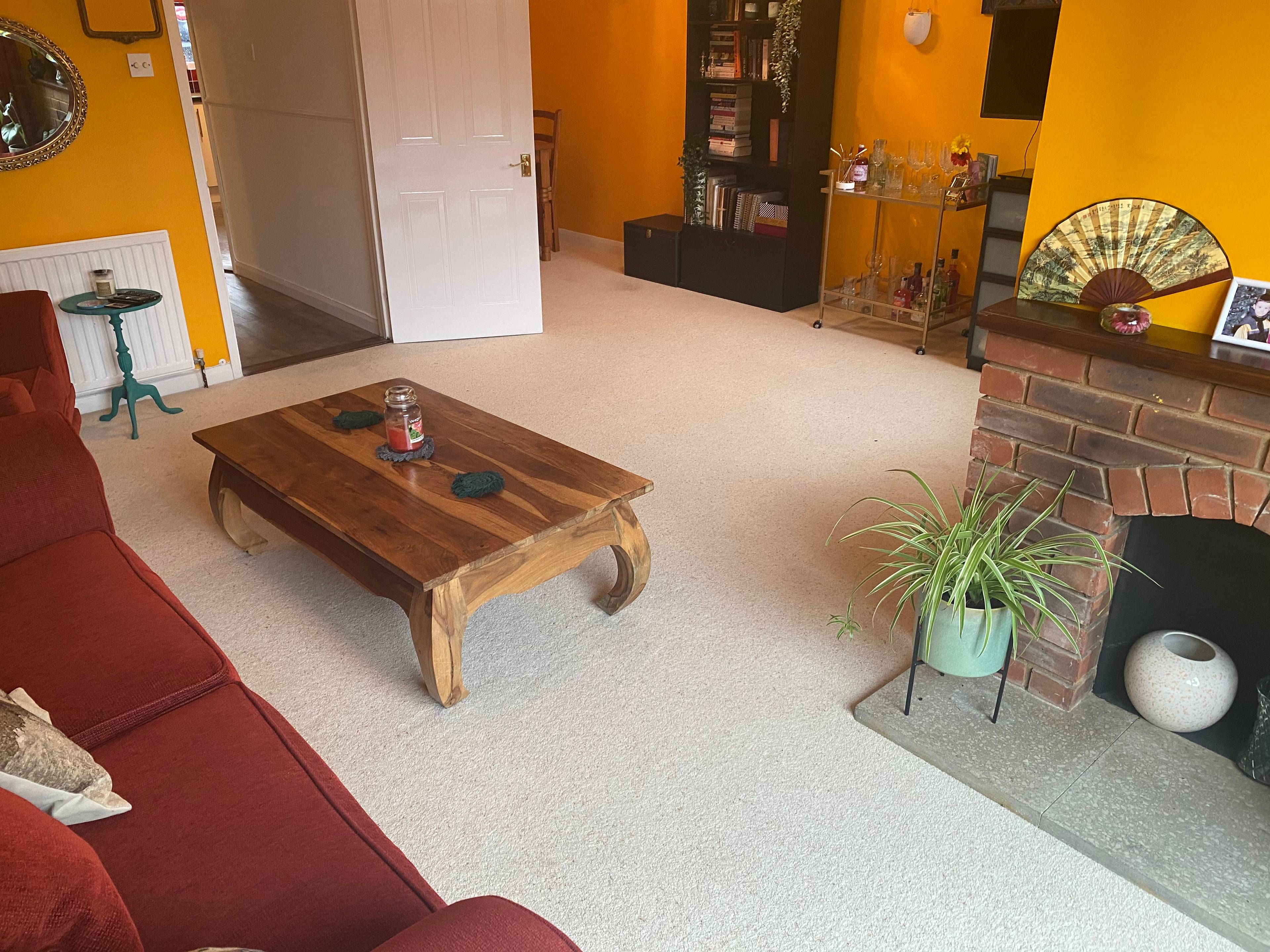 Lounge/Dining Room