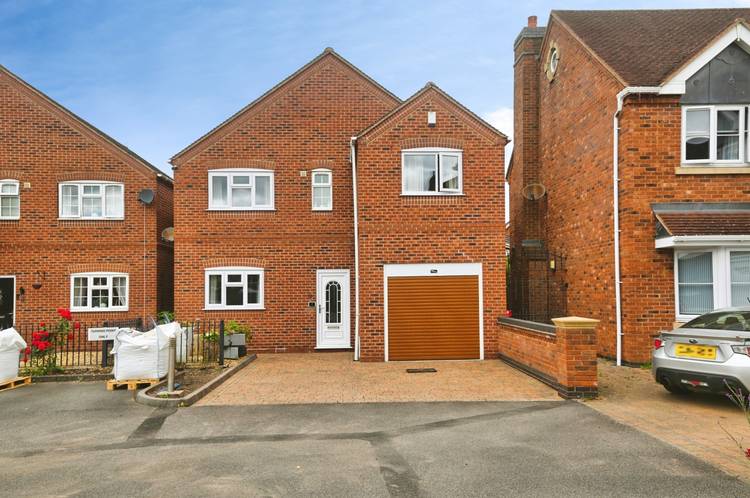 4 bedroom detached house