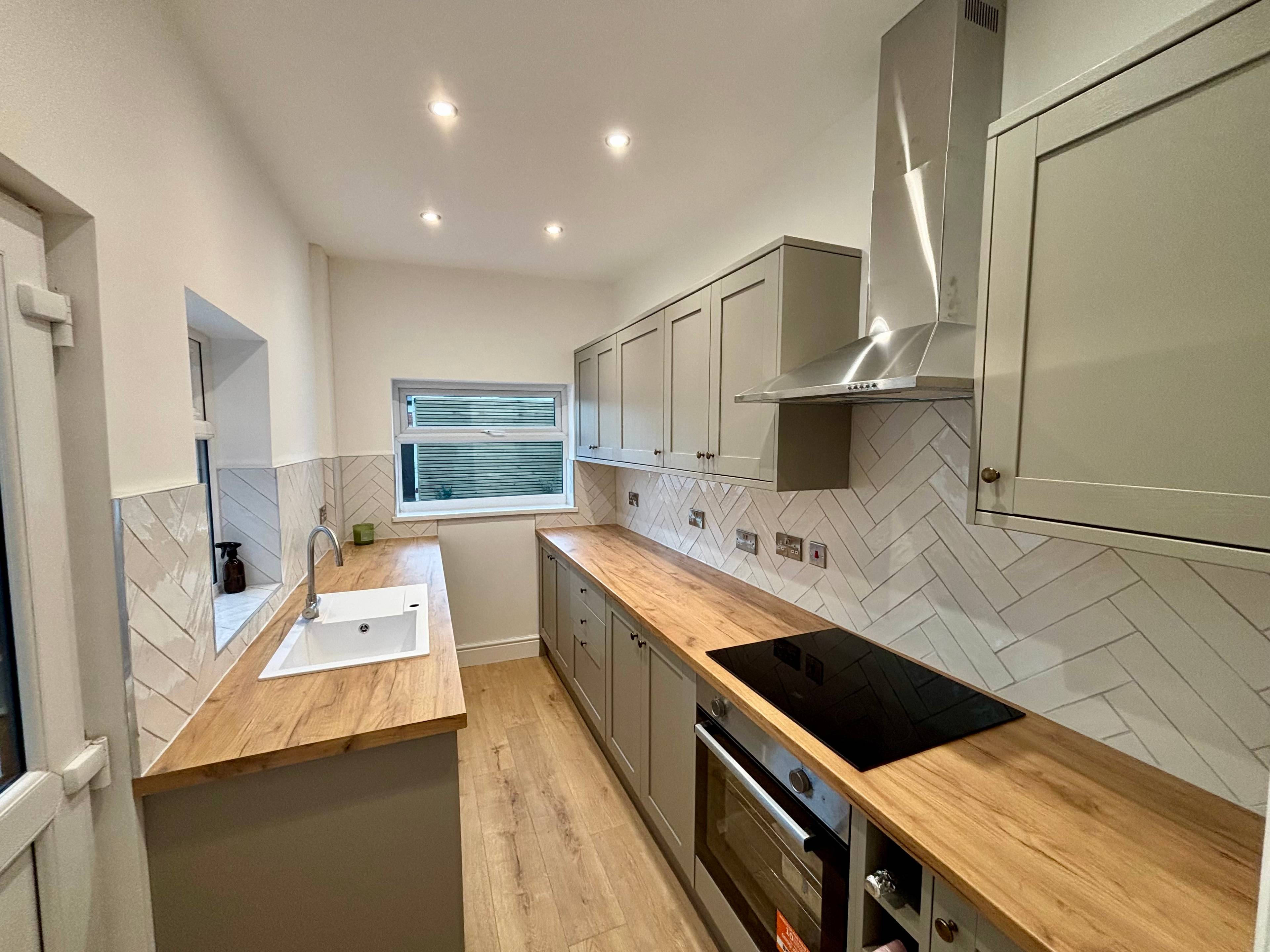 Newport Avenue, Selby