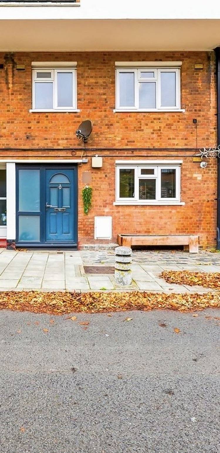 3 bedroom ground floor flat