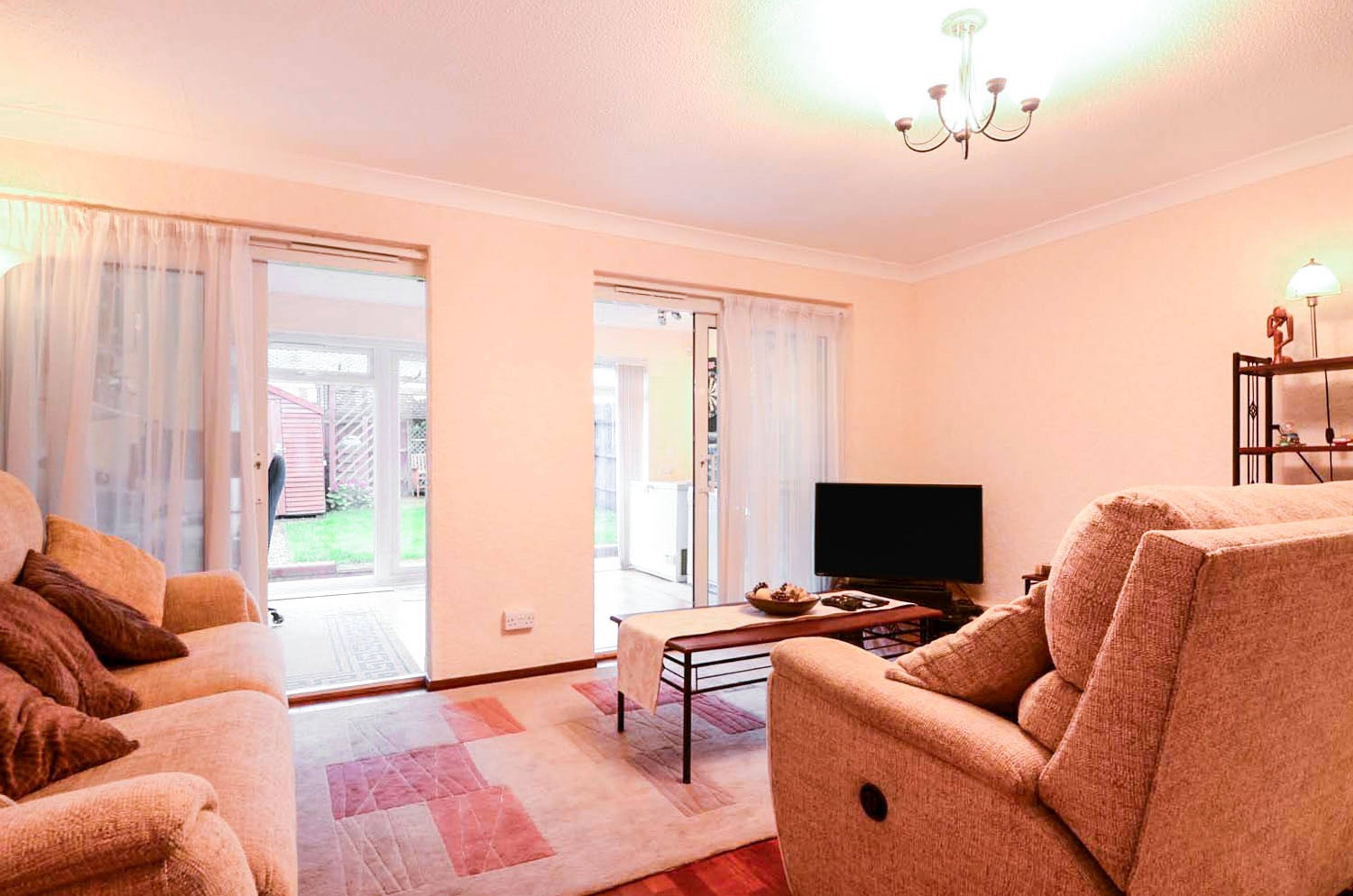 Lounge/Dining Room