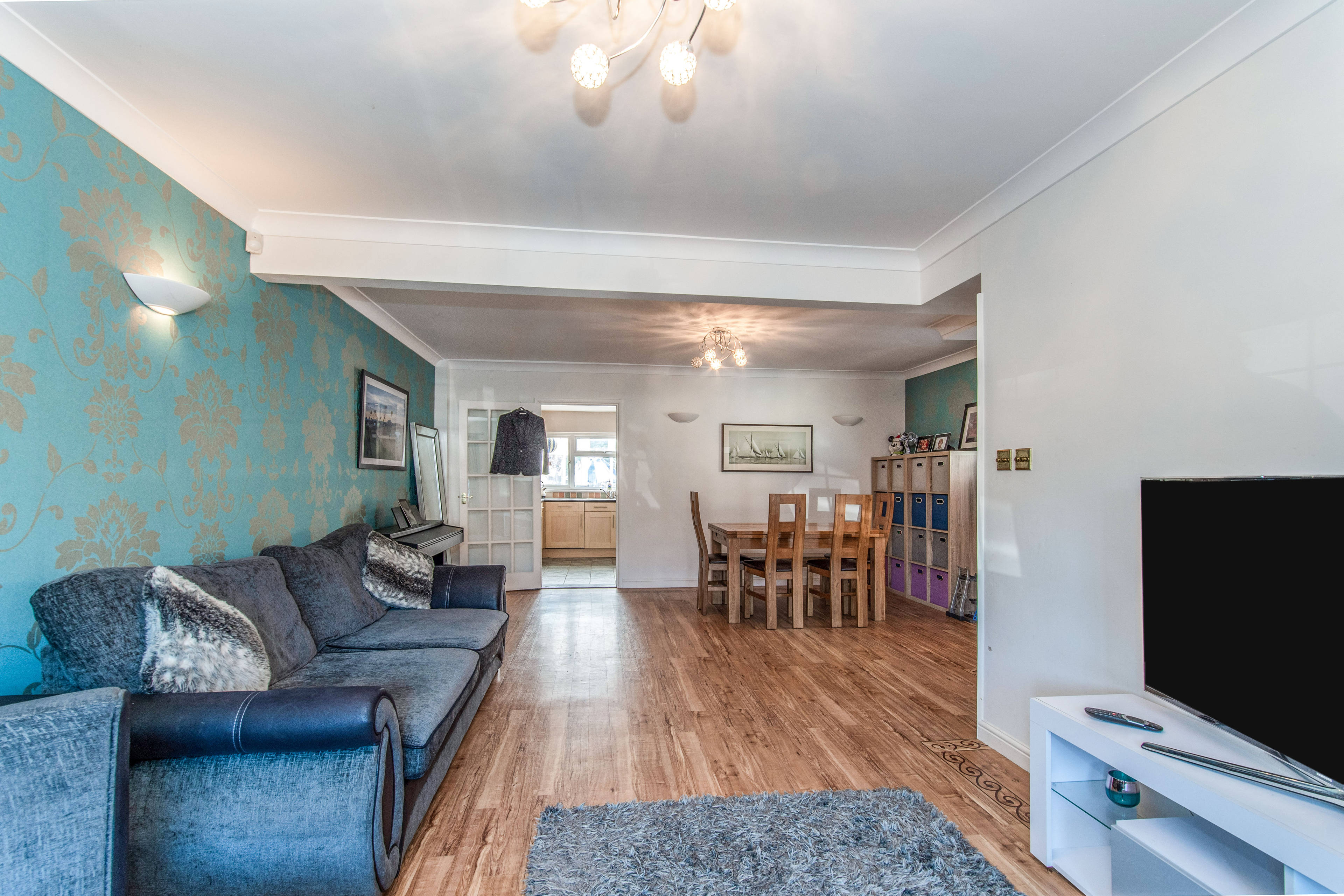 Lounge/Dining Room