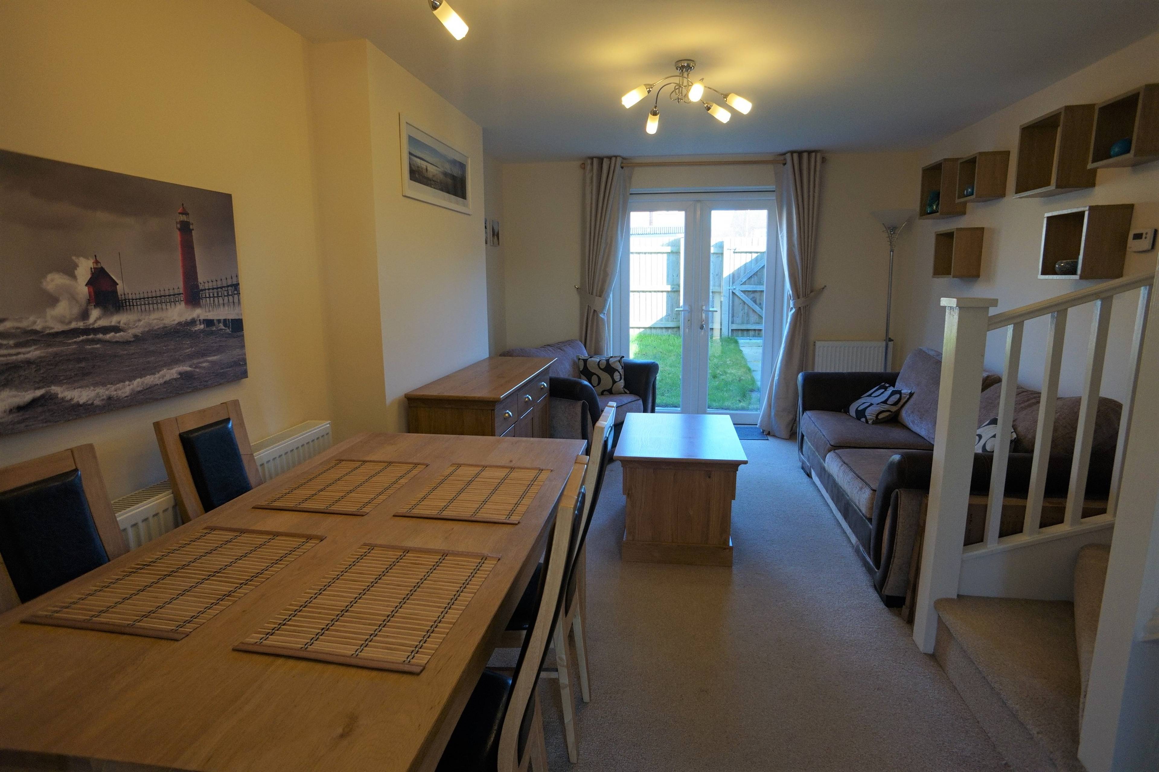 Lounge/Dining Room
