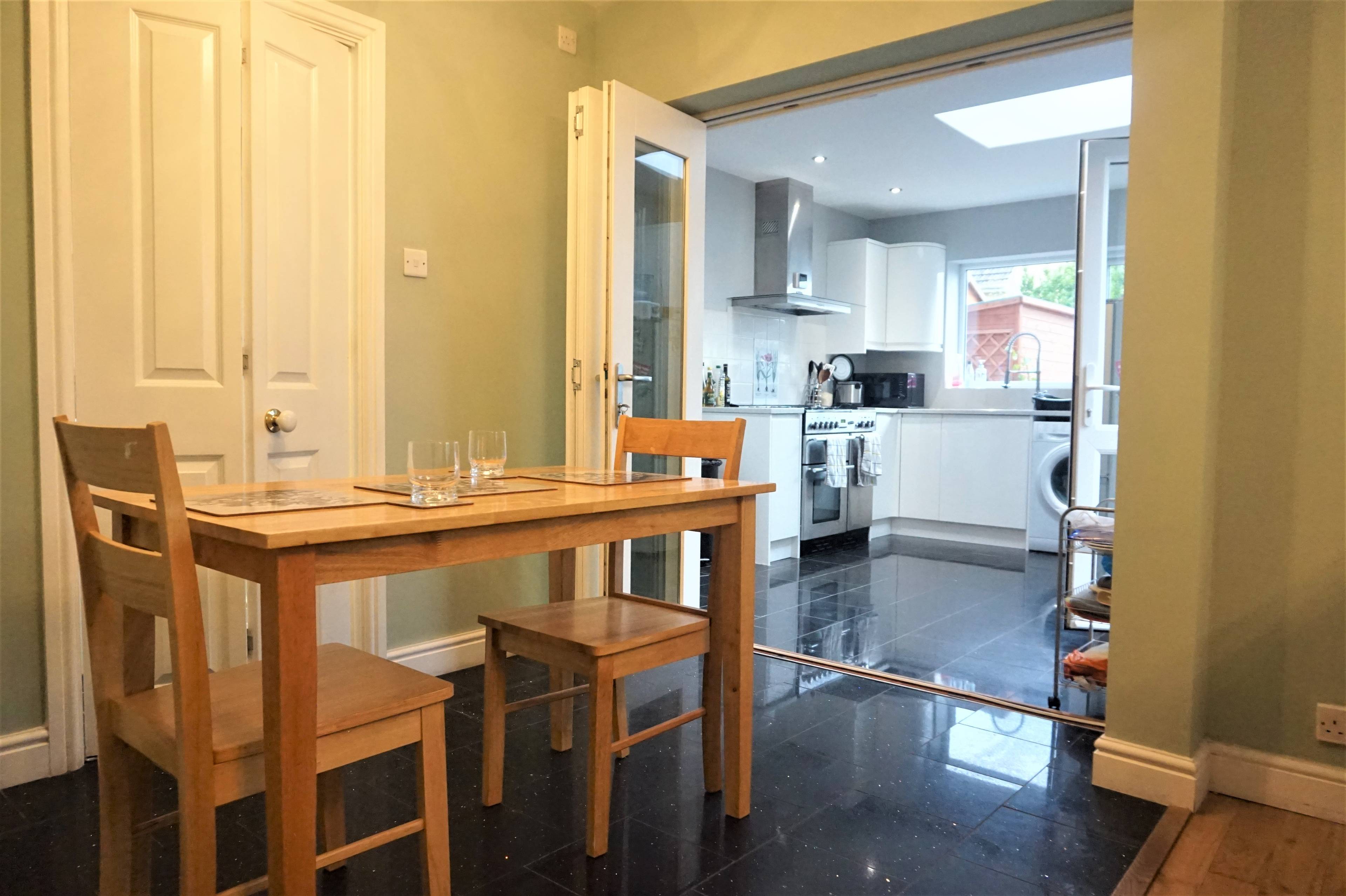 Lounge/Dining Room