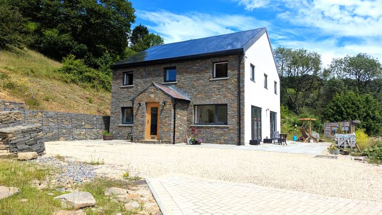 4 bedroom smallholding