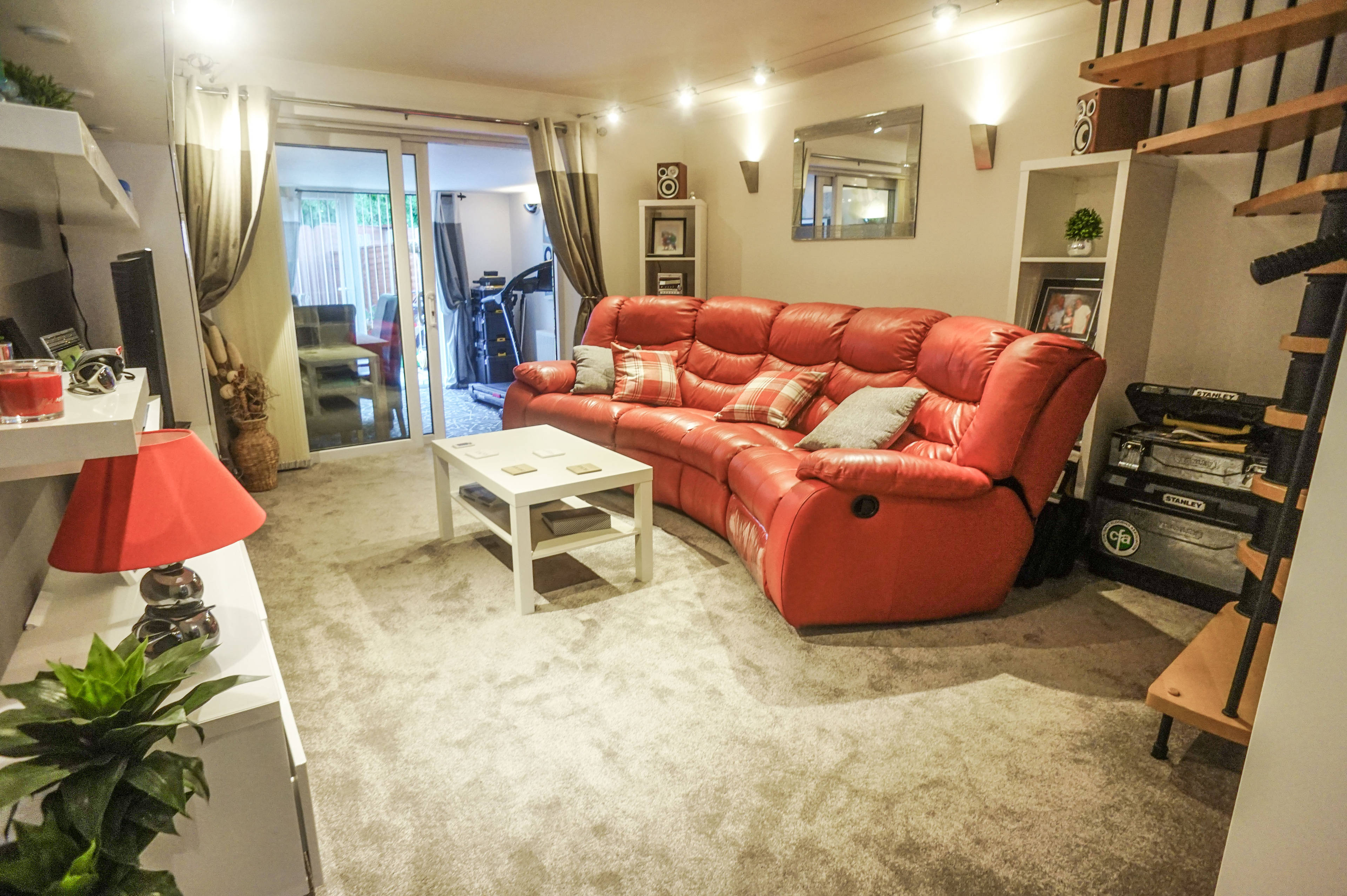 Lounge/Dining Room