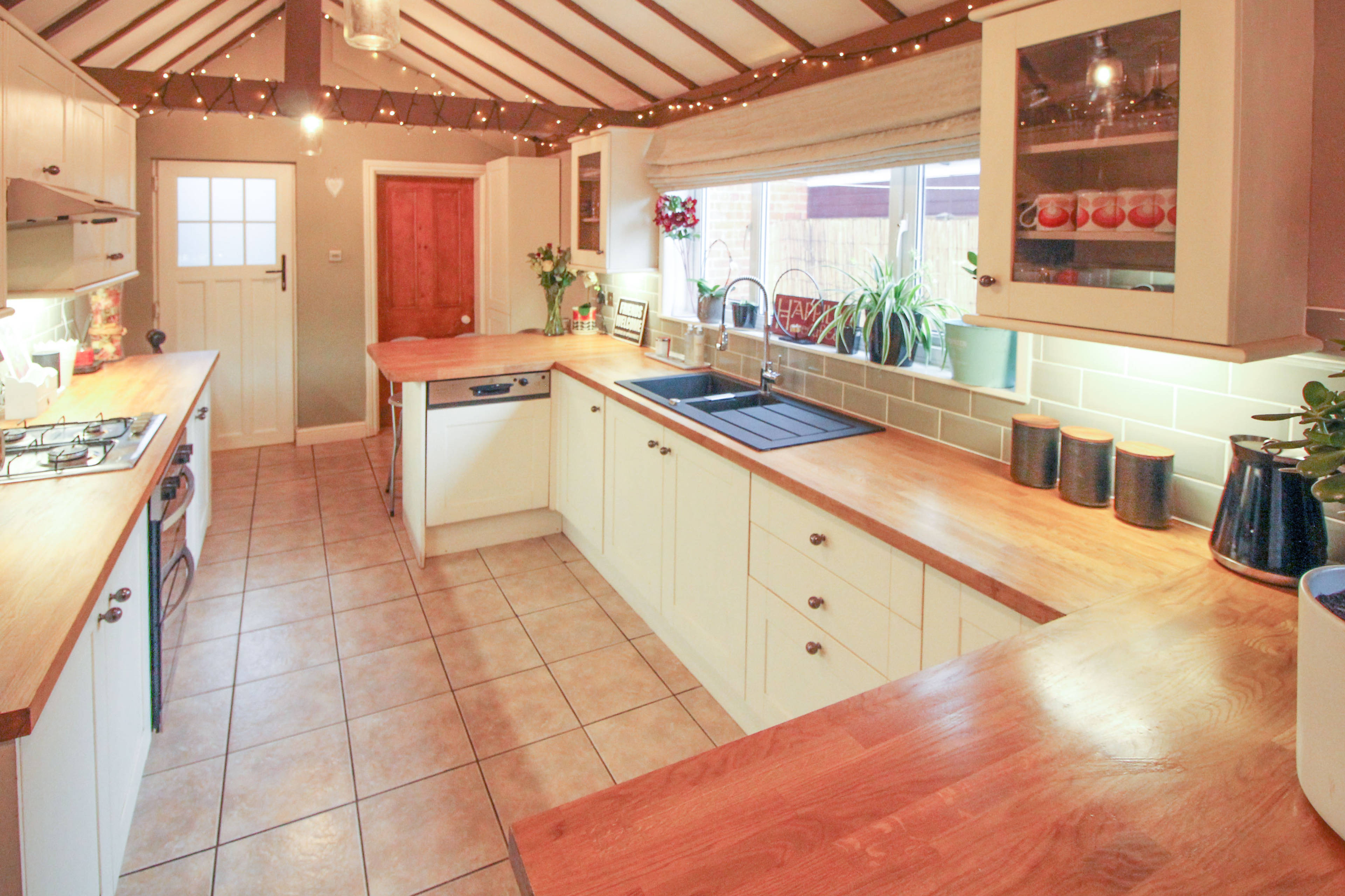 Kitchen/Breakfast