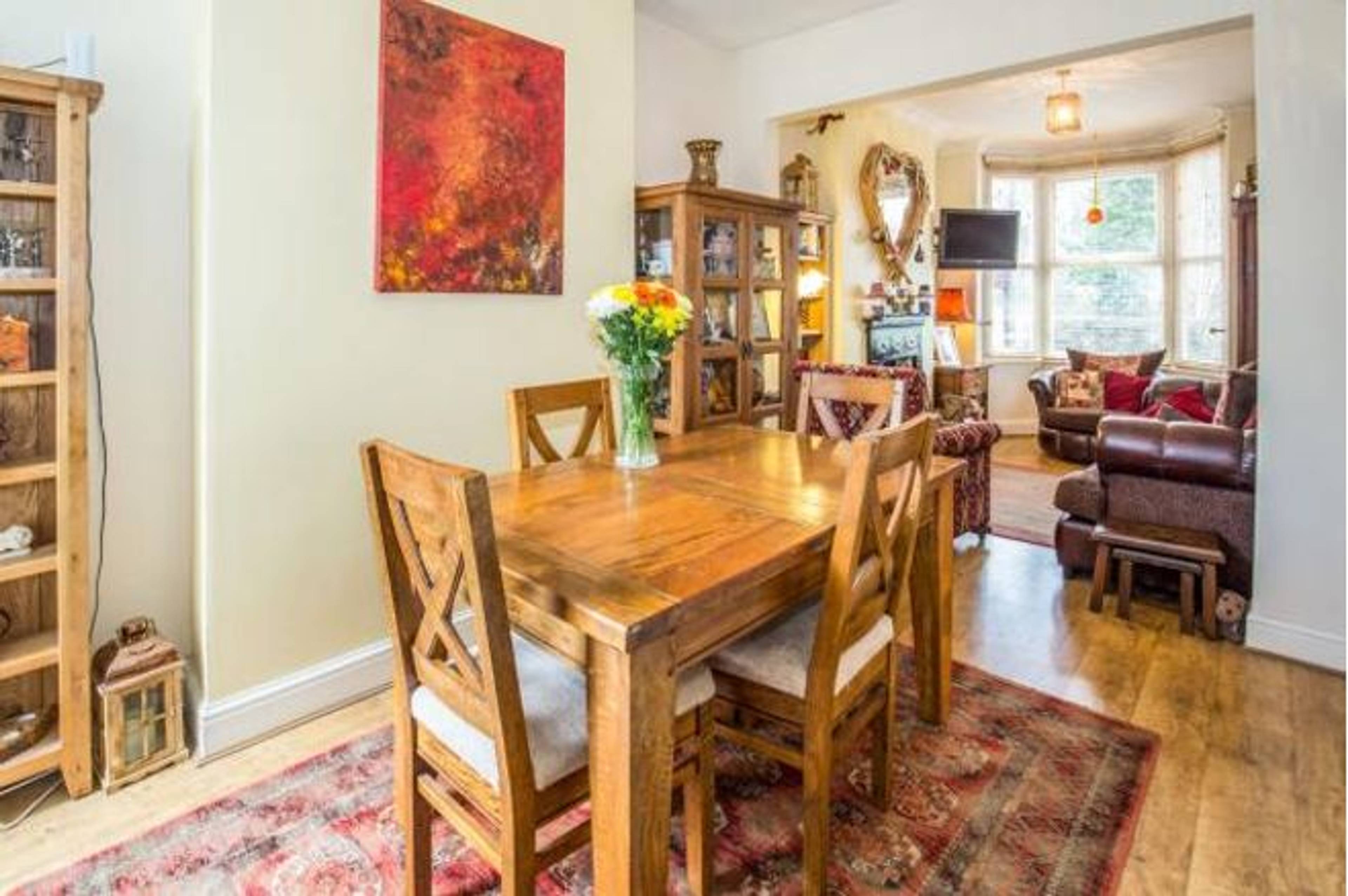 Lounge/Dining Room