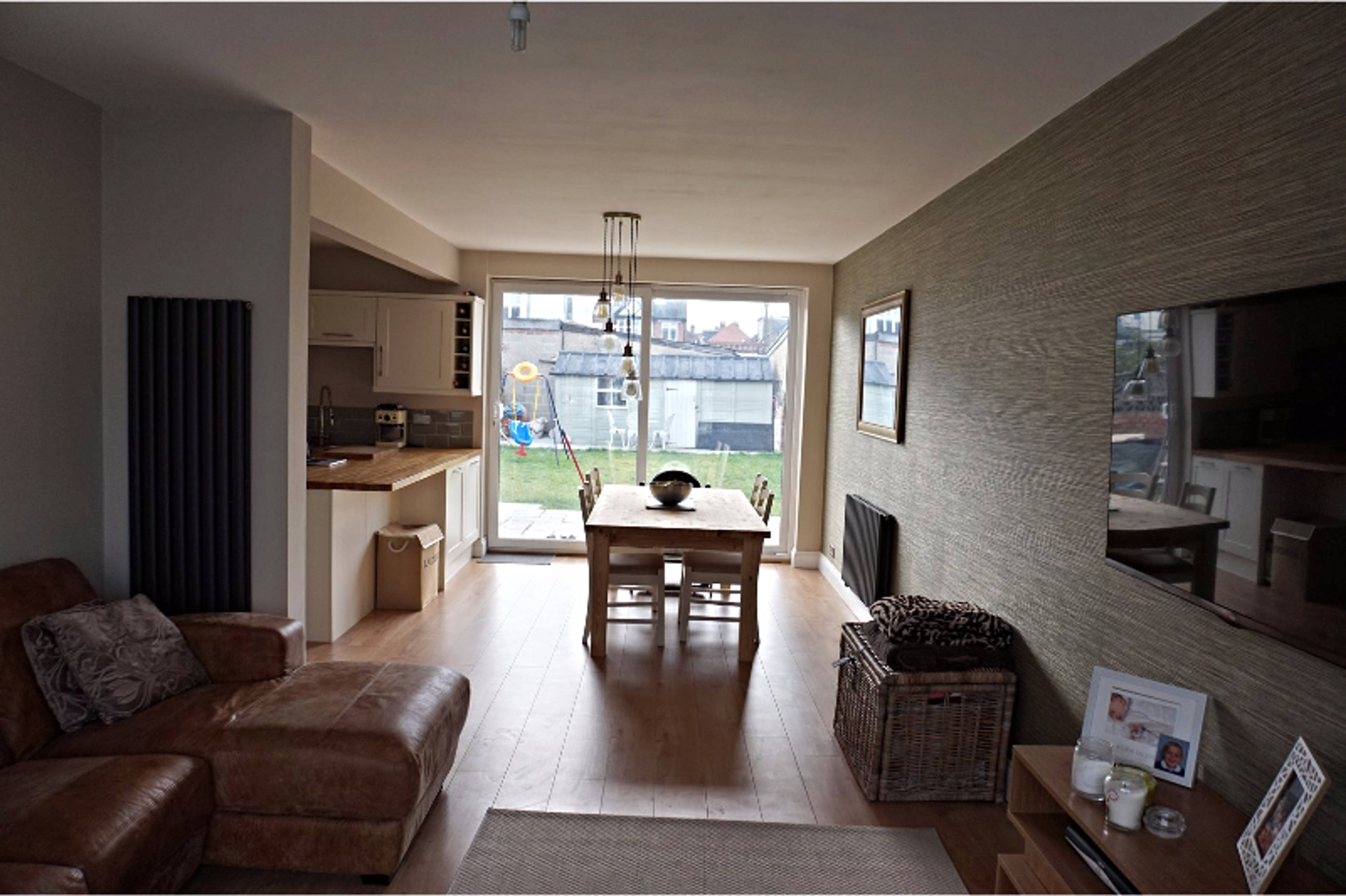 Lounge/Dining Room