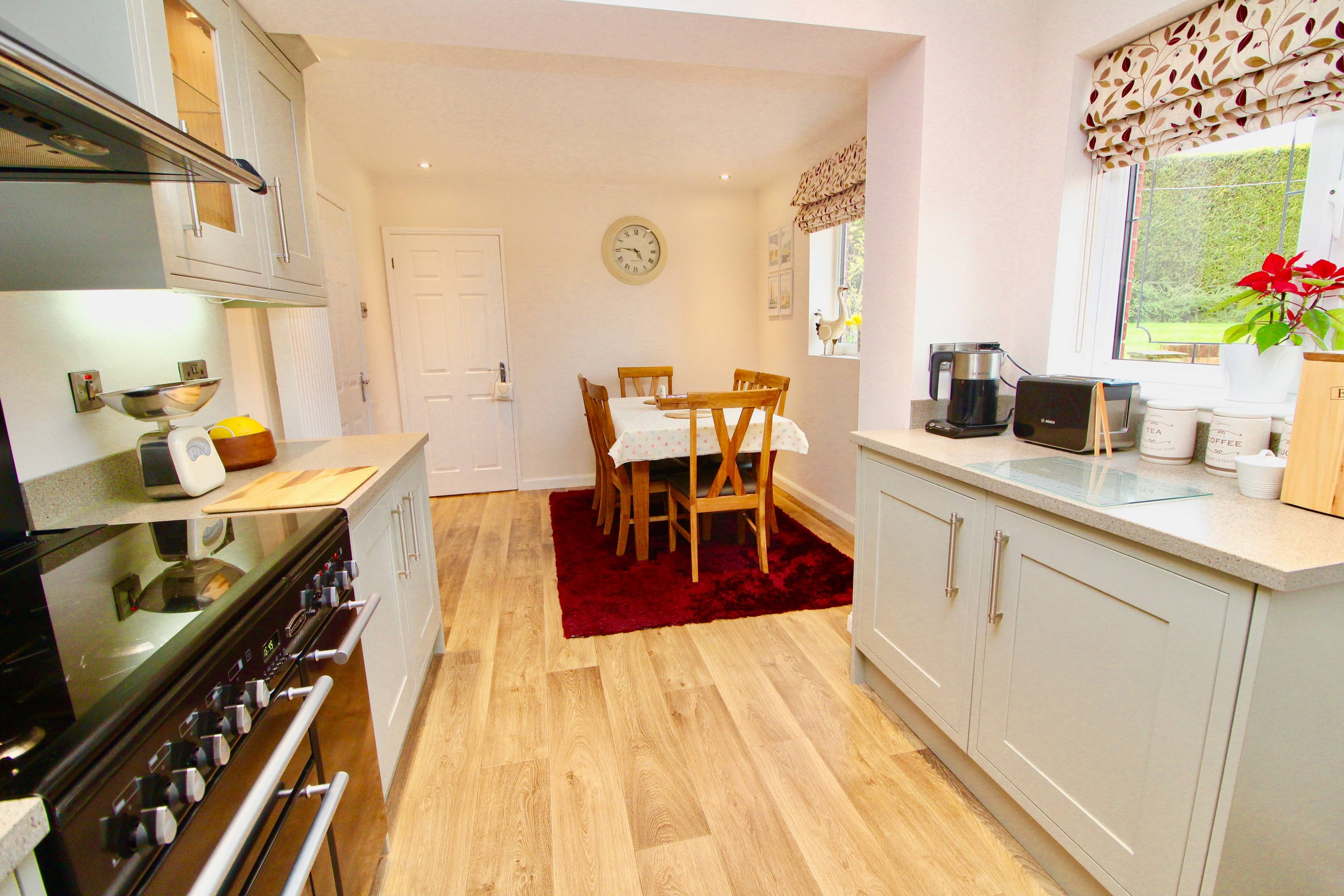 Kitchen/Breakfast