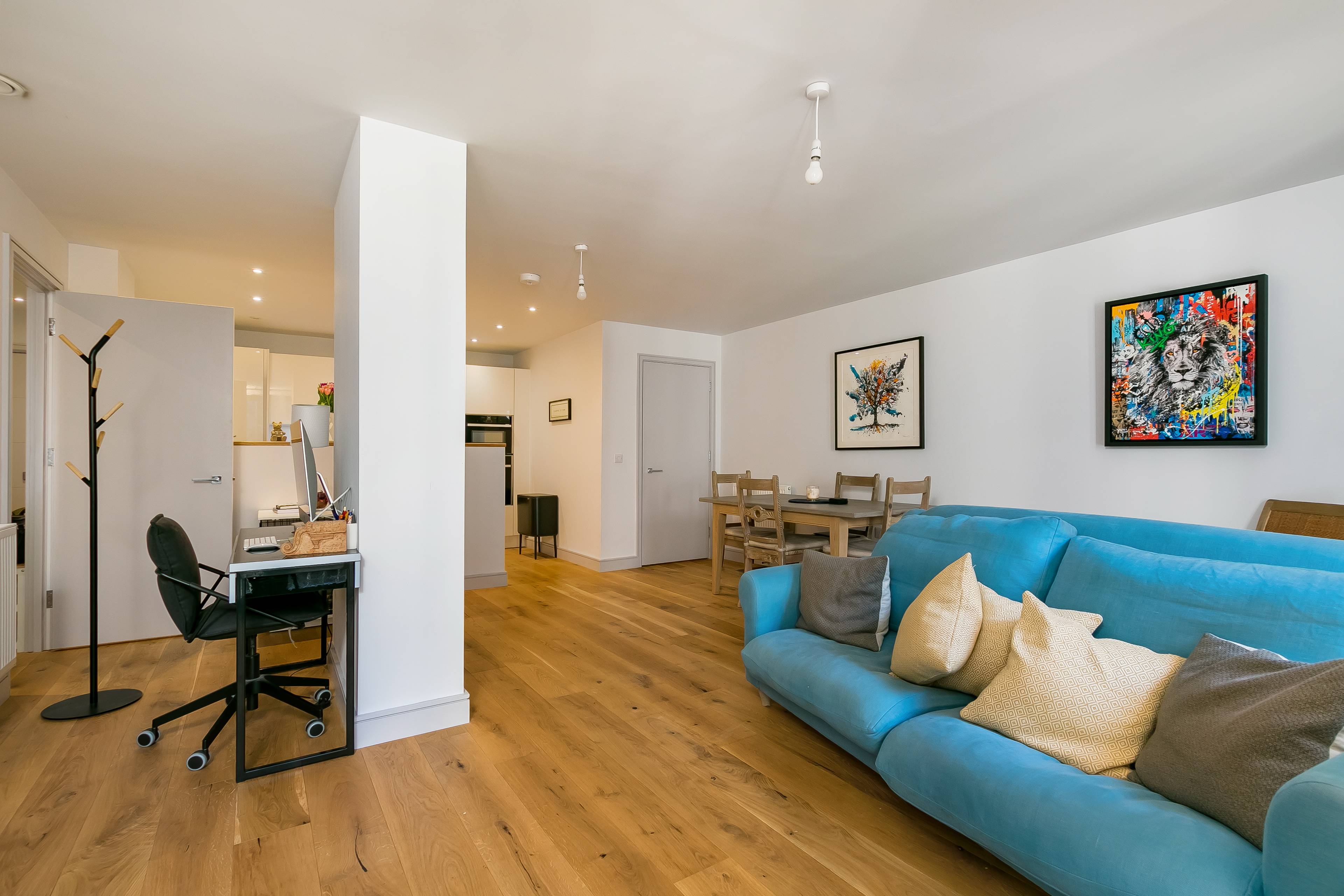 Lounge/Dining Room